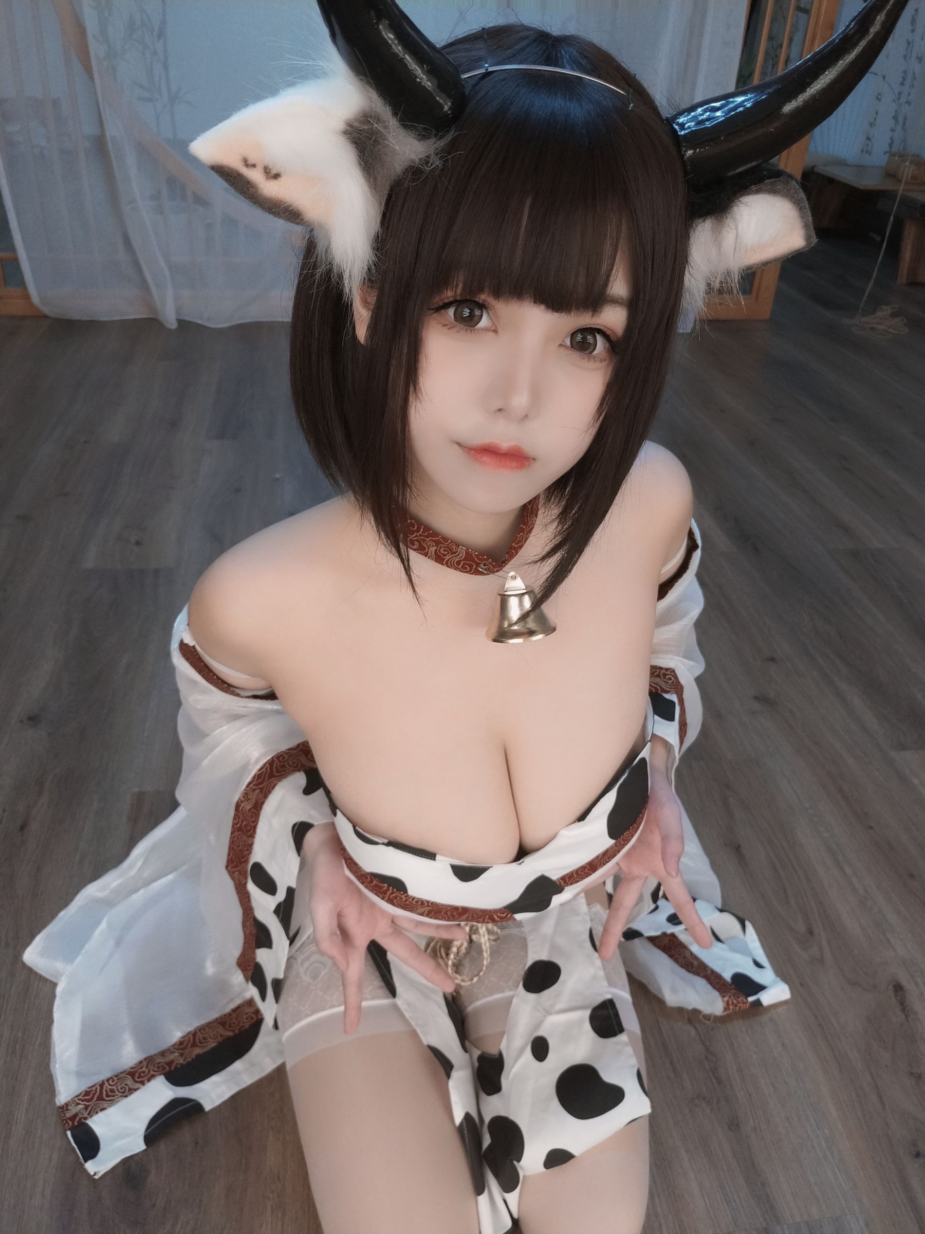 [网红COSER写真] 萌系小姐姐蜜汁猫裘 - 奶牛第6张