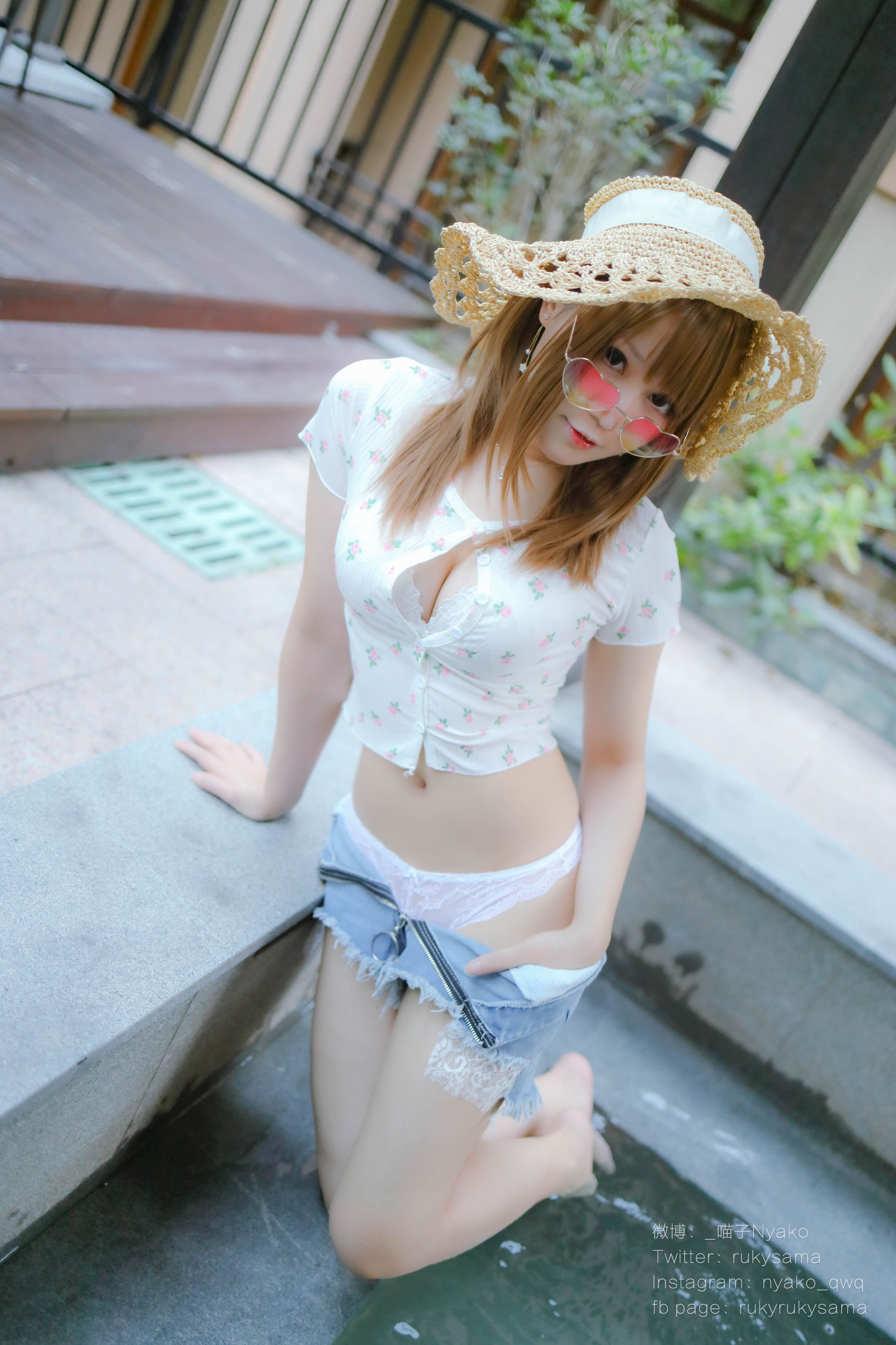 [网红COSER写真] 萌妹子Nyako喵子 - 温泉旅行第10张