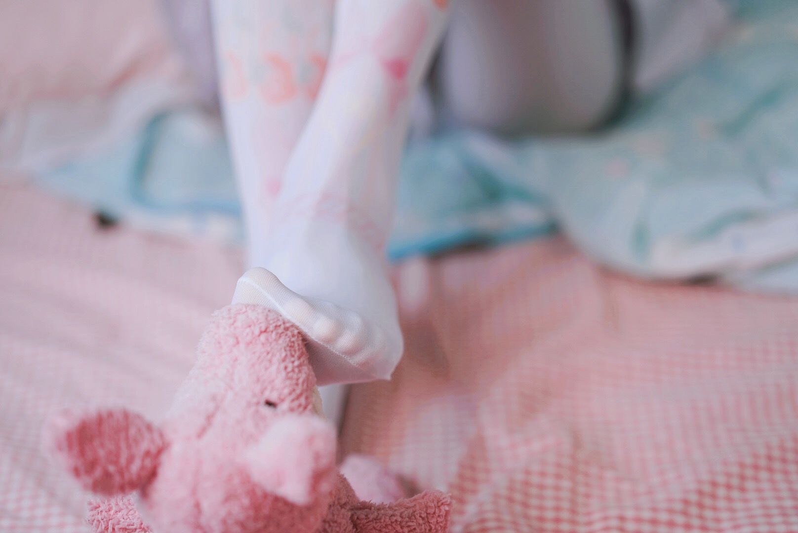 [网红COSER写真] 萌妹子眼酱大魔王w - 踩玩偶第3张