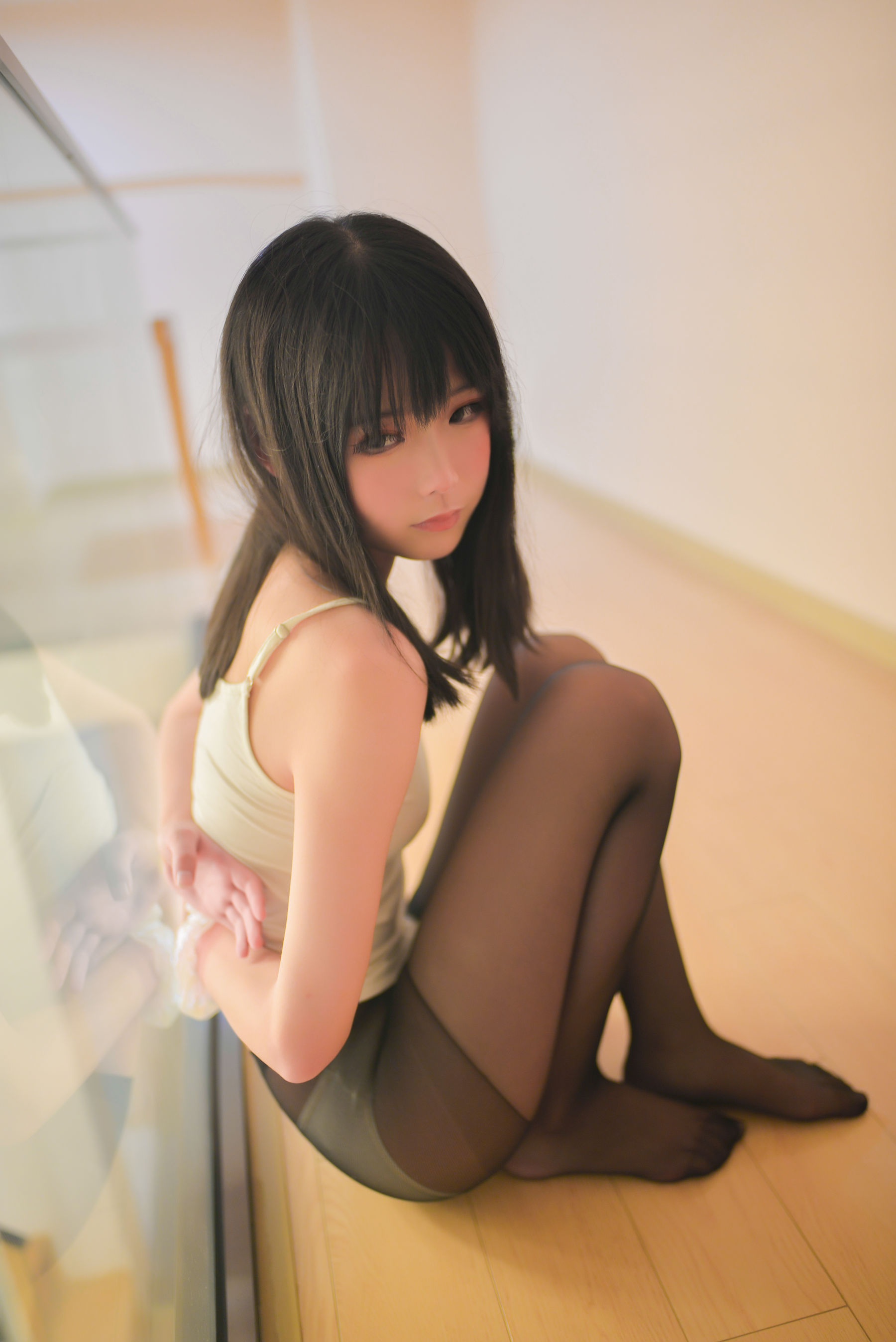 [COS福利] 微博正妹像个傻依 -学妹黑丝第8张