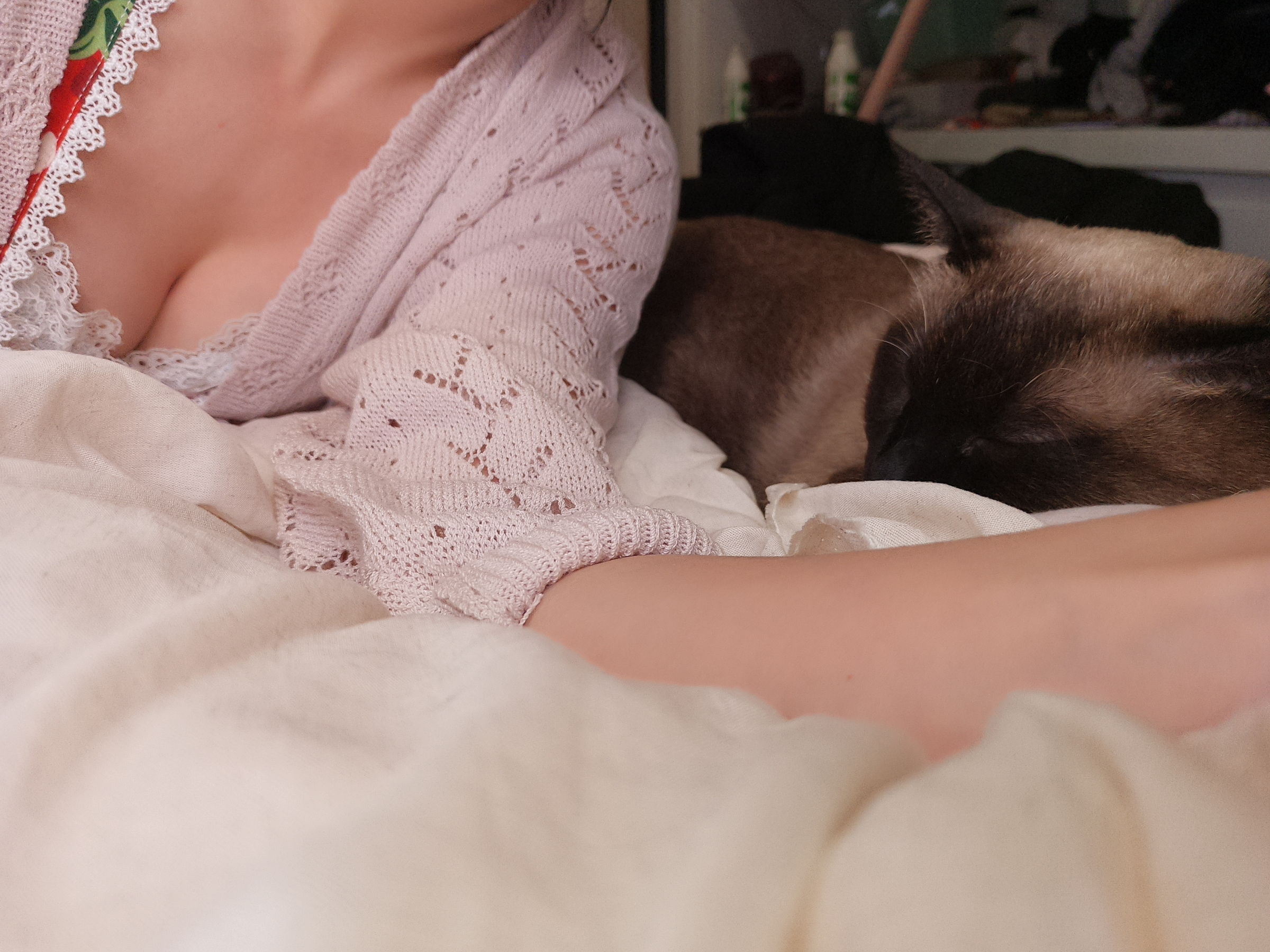 [COS福利] 萌妹子眼酱大魔王w - 肉丝踩玩偶第6张