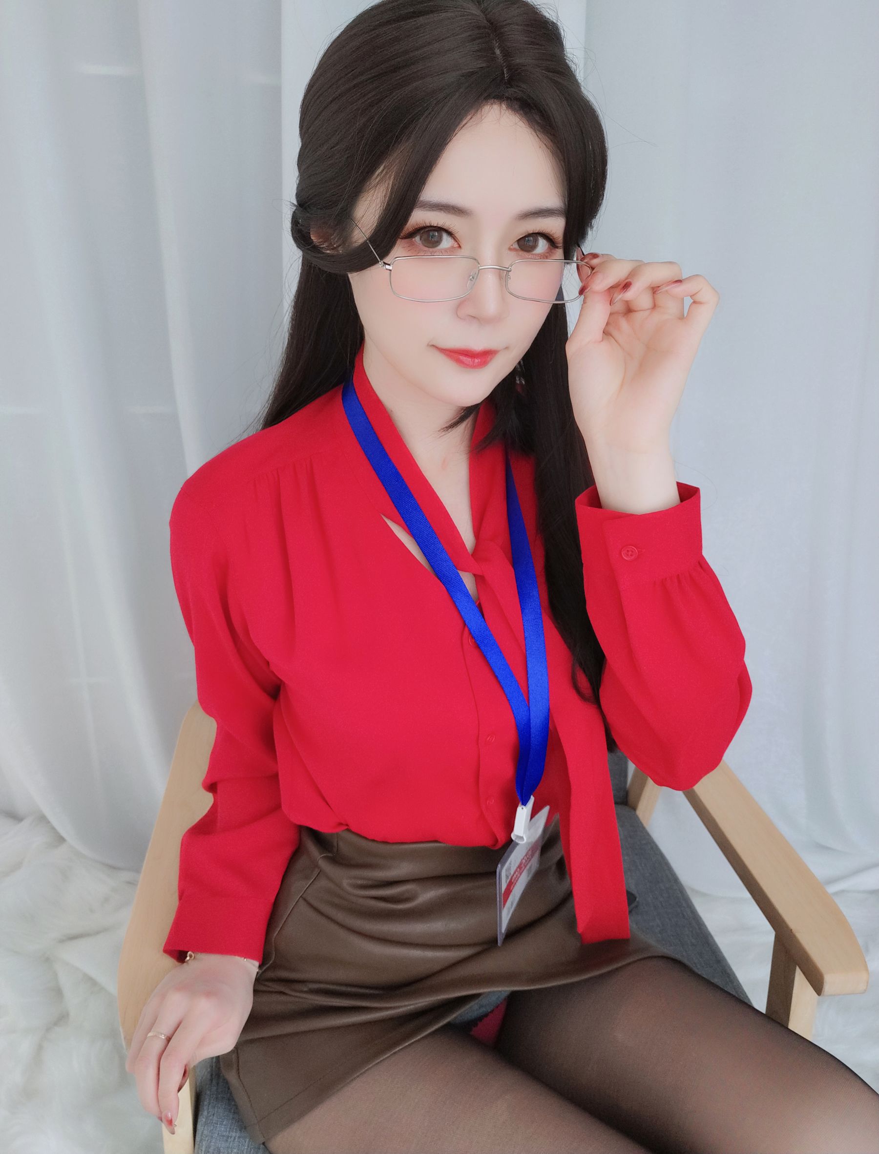 [COS福利] Coser小姐姐白银 - 新上任上司第13张