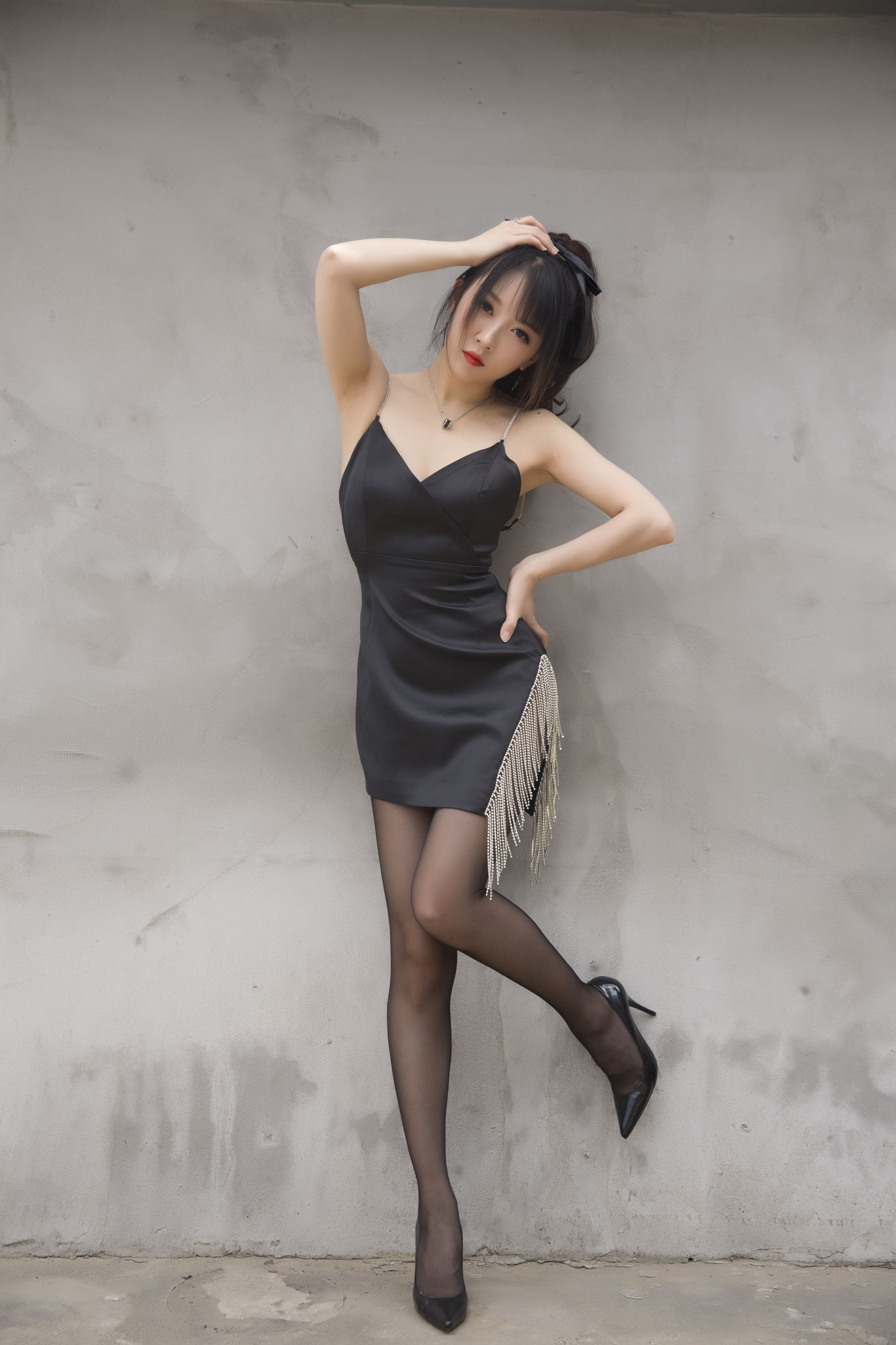 [COS福利] 斗鱼主播小女巫露娜 - 黑色流苏第4张