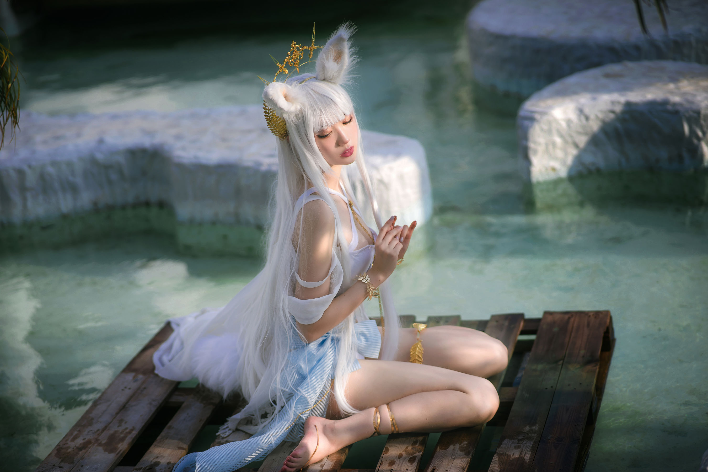 [COS福利] 周叽是可爱兔兔 - 白金泳装第8张