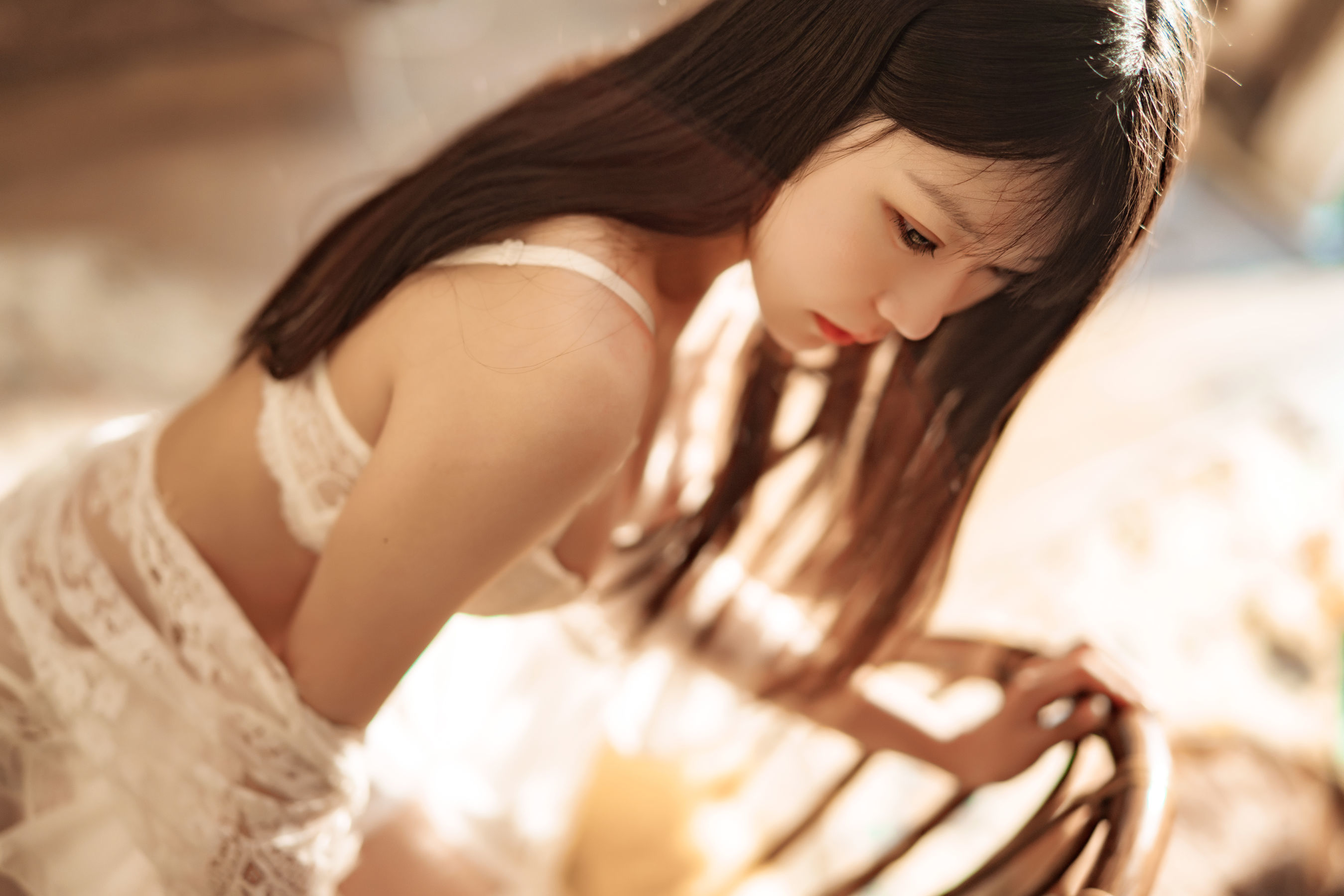 [网红COSER] 香草喵露露 - 室内白色蕾丝第8张