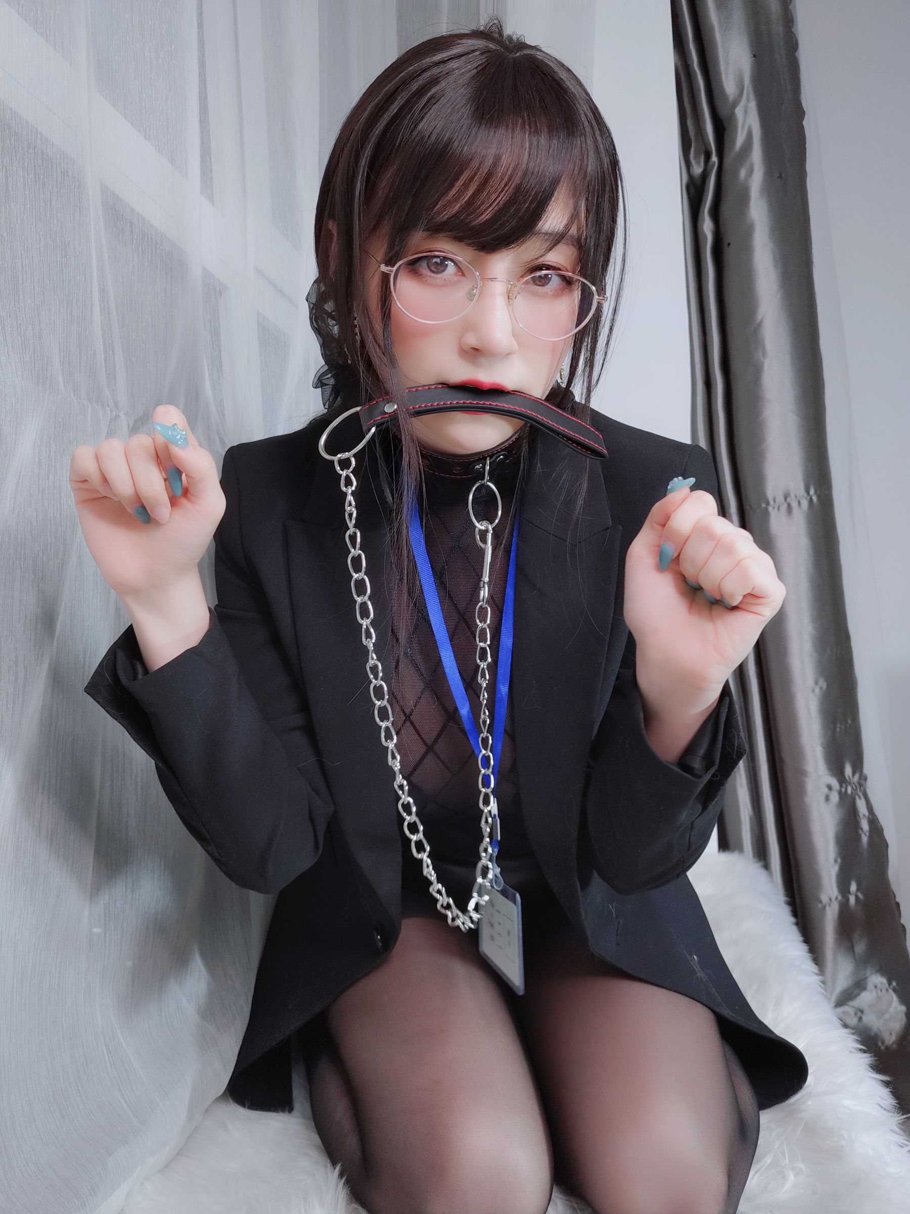 [网红COSER写真] Coser小姐姐白银 - 黑丝情趣第11张