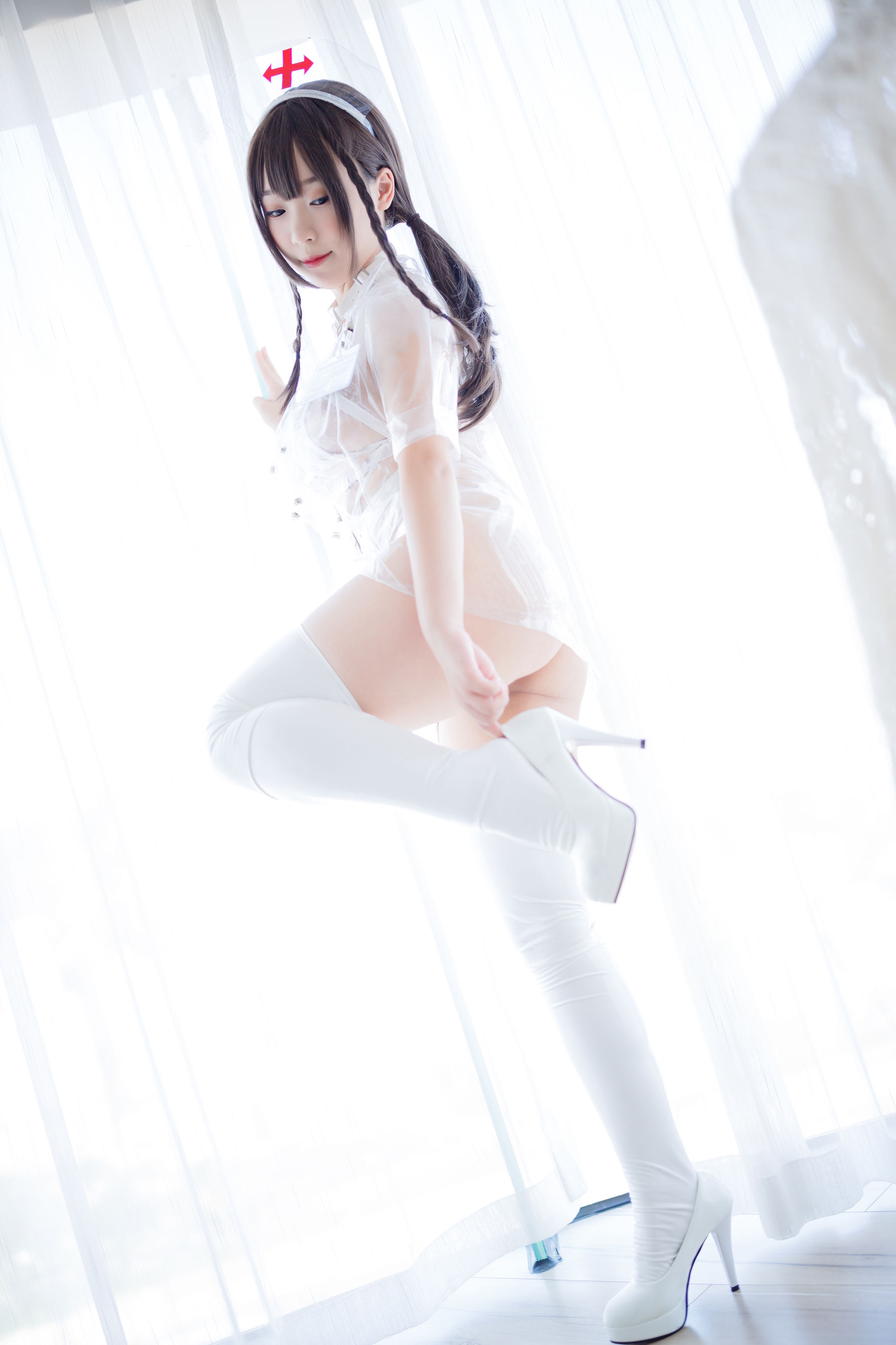 [福利COS] 胡桃猫Kurumineko - 透明护士第15张