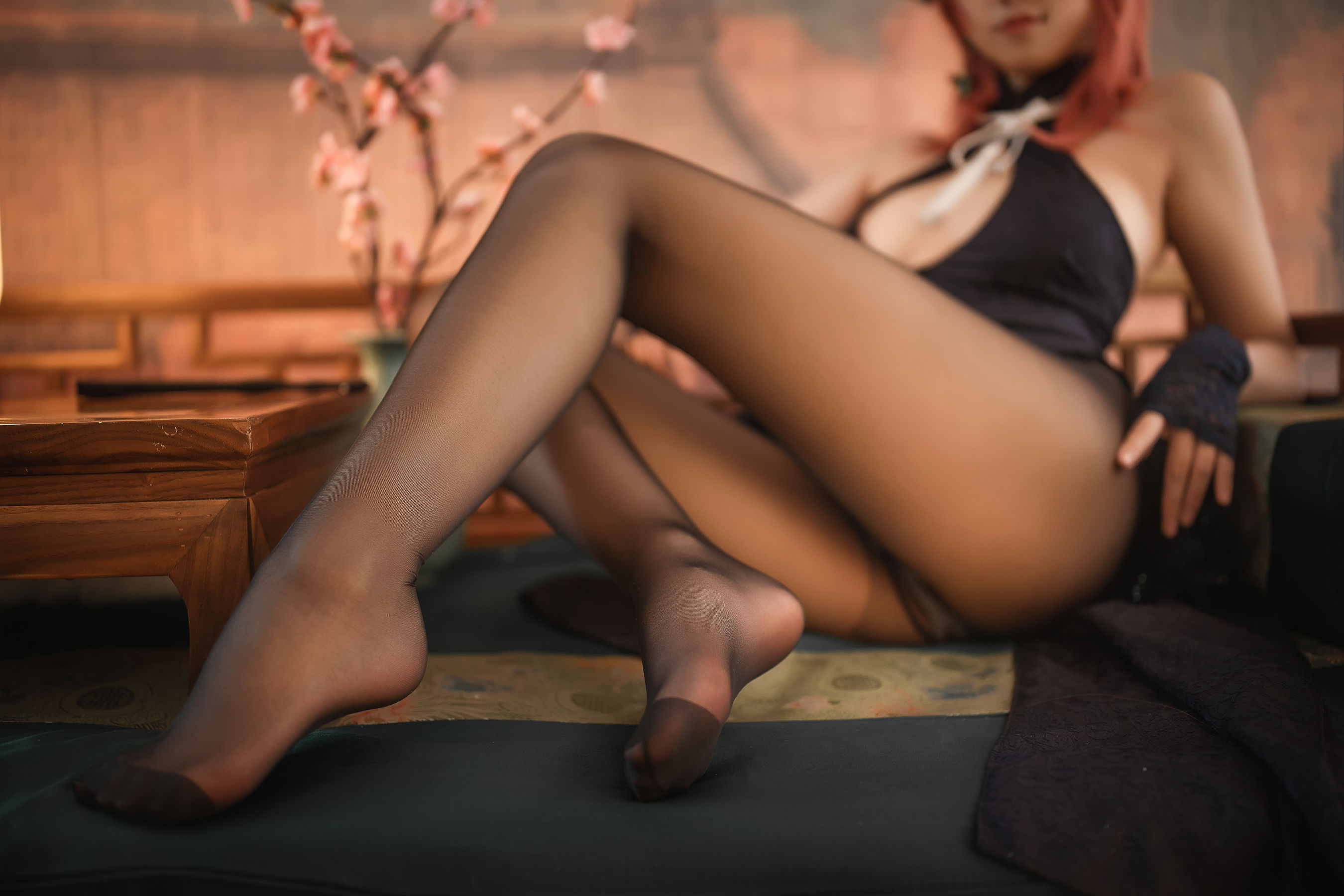 [福利COS] 萌系小姐姐蜜汁猫裘 - 黑太子旗袍第14张