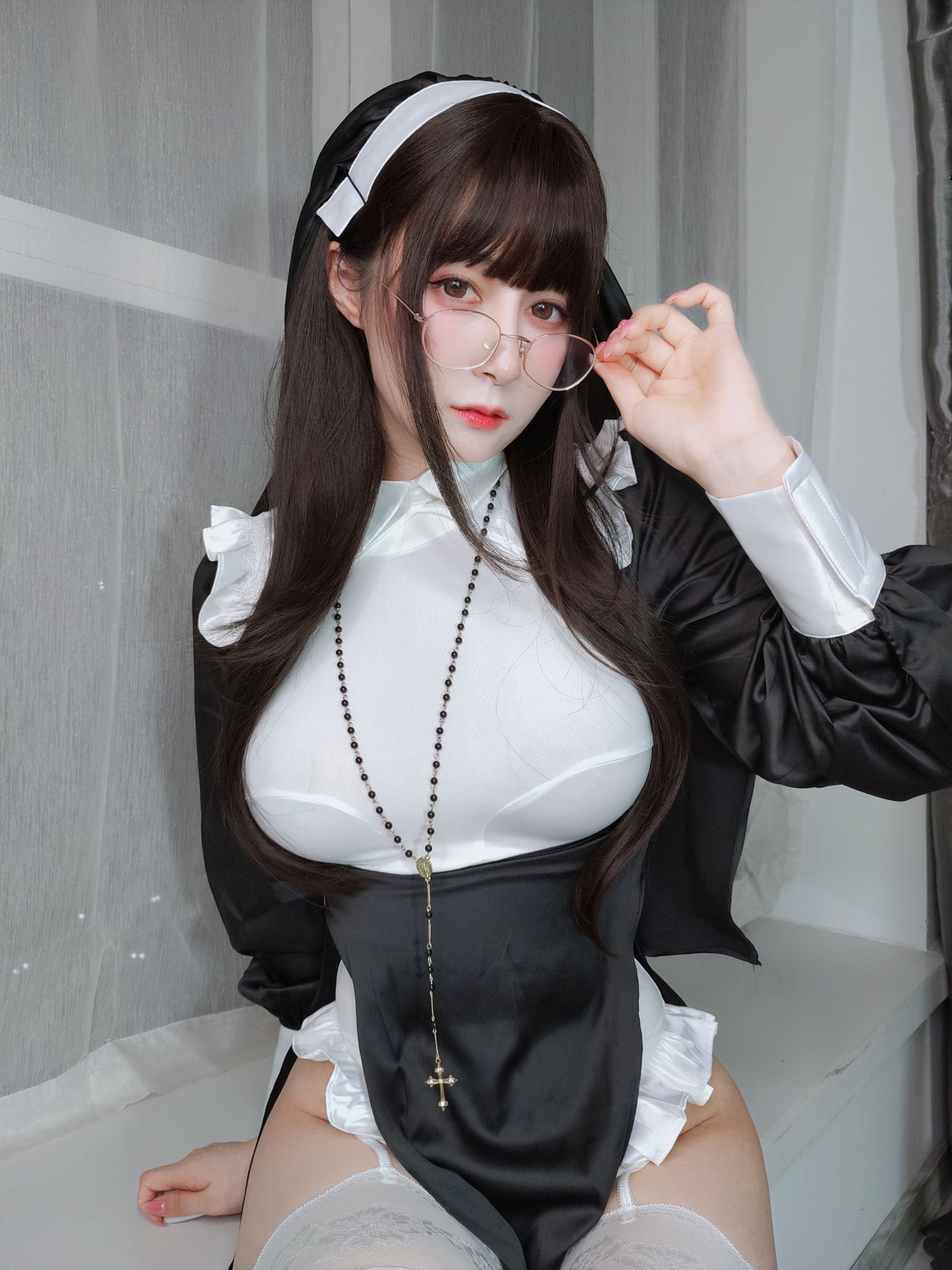 [福利COS] Coser小姐姐白银 - 修女第2张