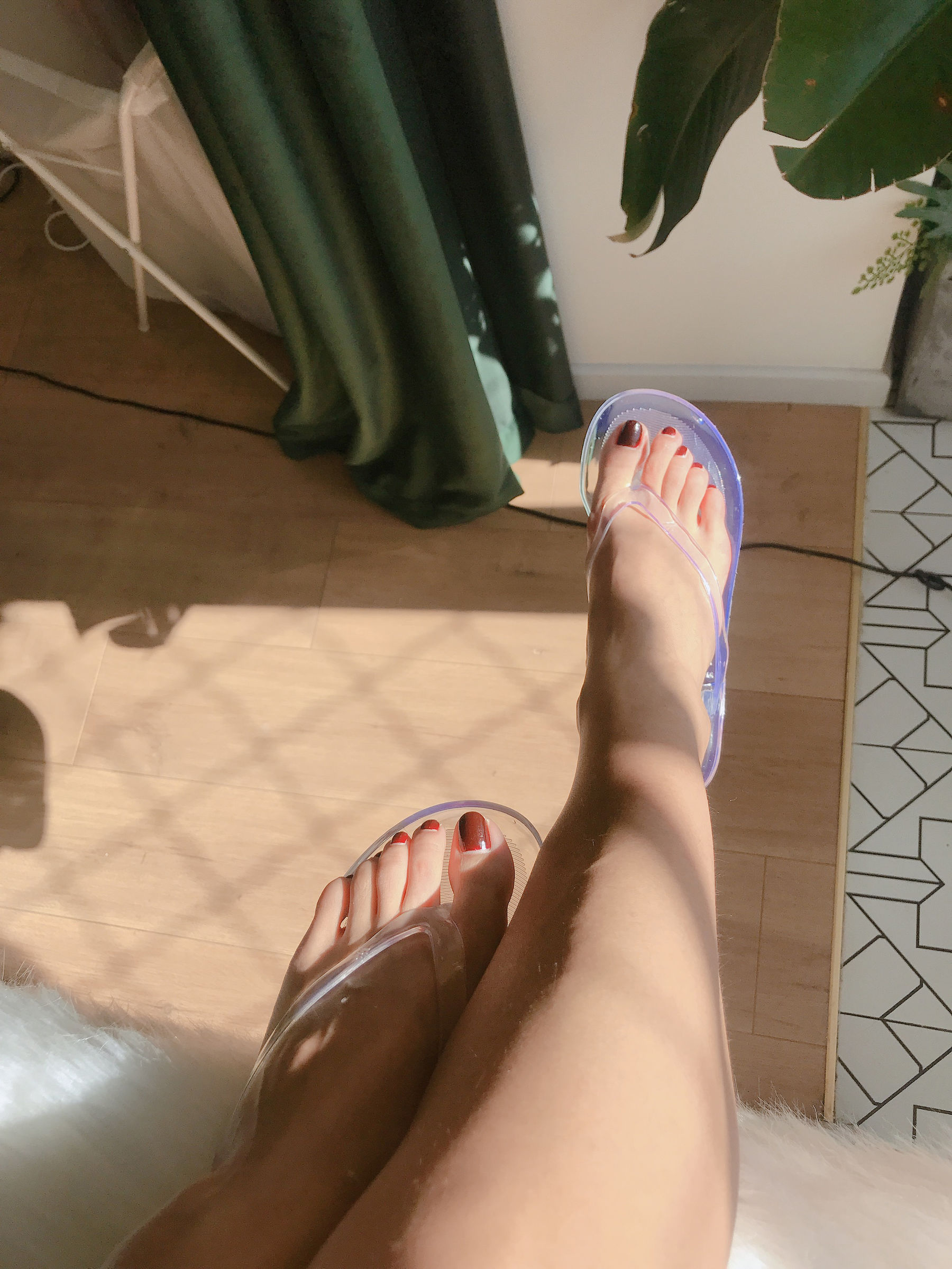 [福利COS] 安乔乔儿(Nia乔乔) No.012 泳池裸足第44张