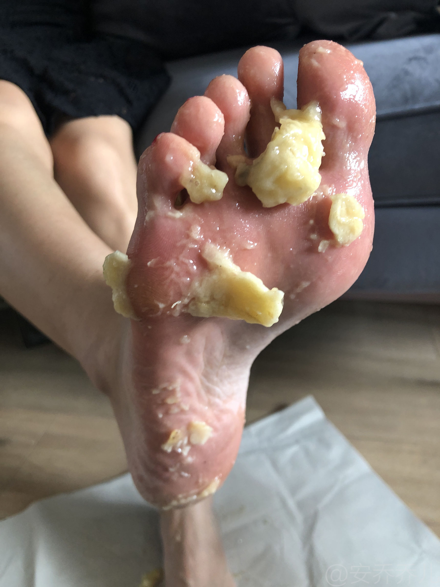 [福利COS] 安乔乔儿(Nia乔乔) No.009 踩香蕉第42张