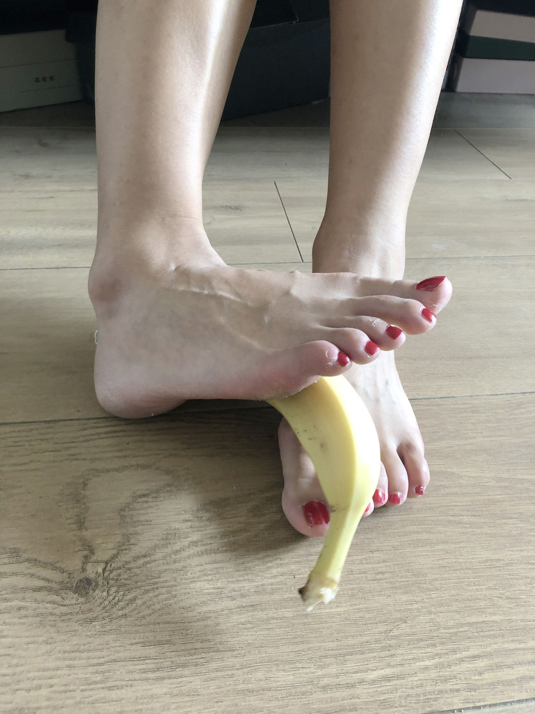 [福利COS] 安乔乔儿(Nia乔乔) No.009 踩香蕉第7张