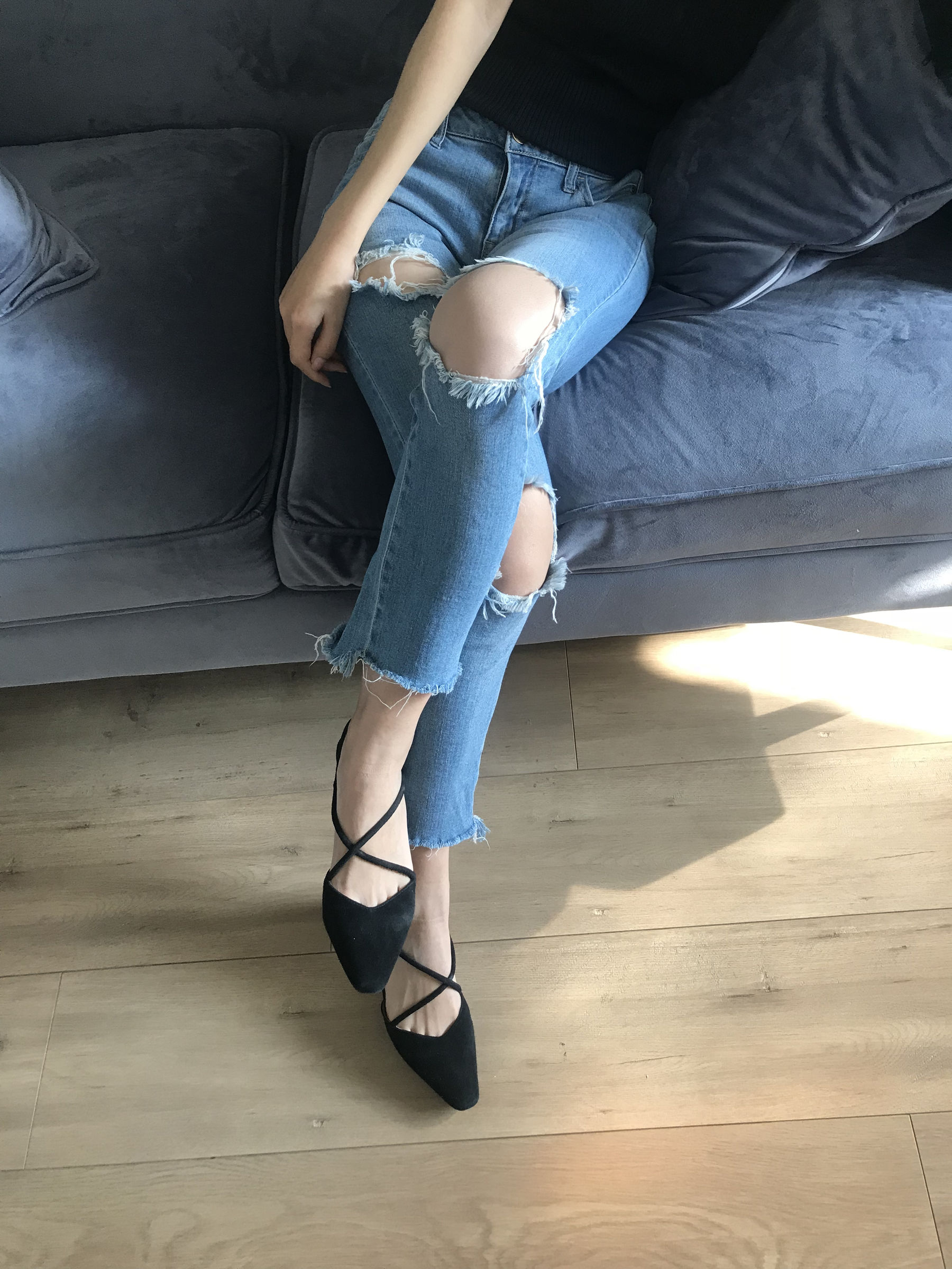 [福利COS] 安乔乔儿(Nia乔乔) No.015 脏脚踩鸡蛋第4张