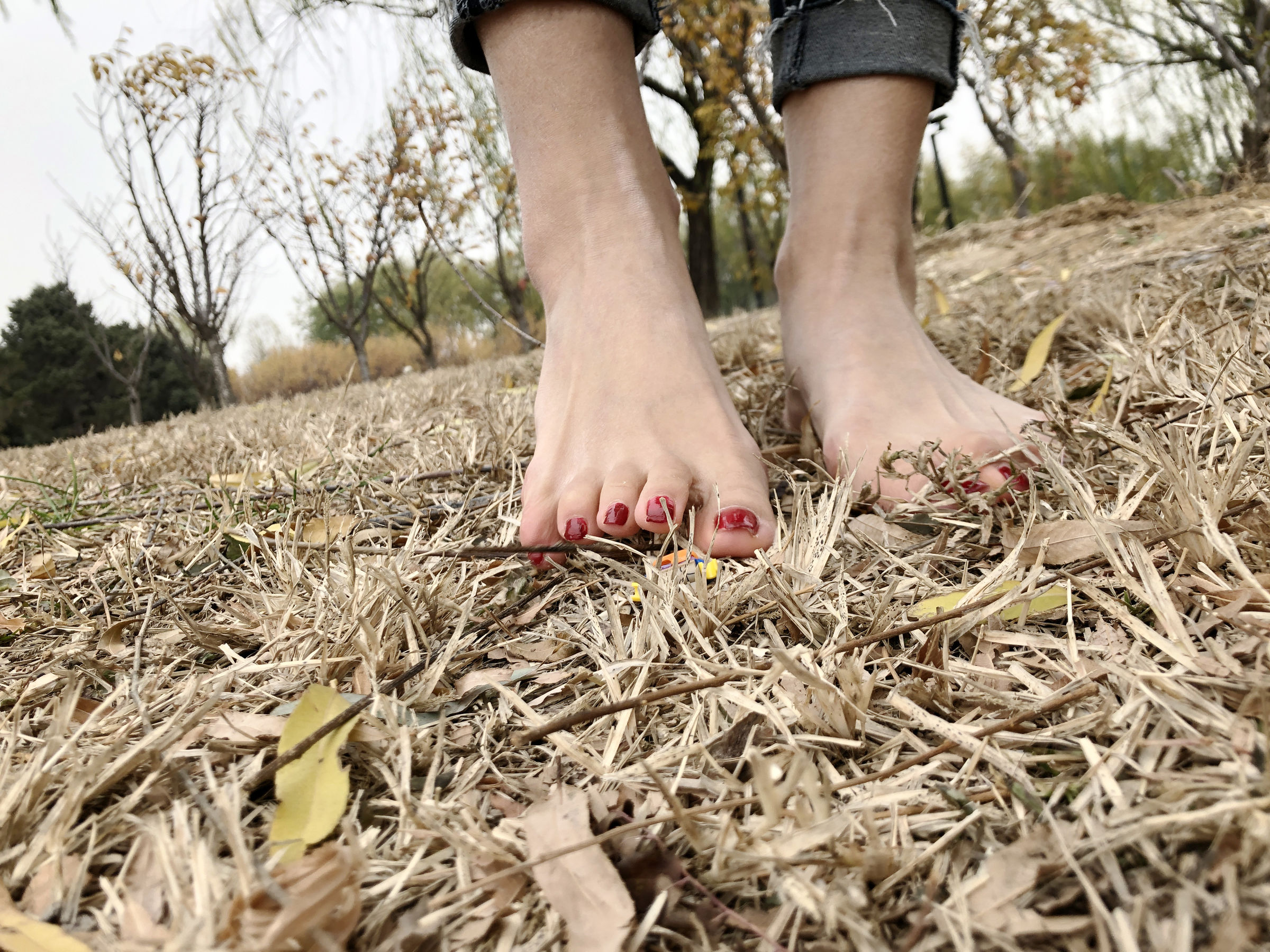 [福利COS] 安乔乔儿(Nia乔乔) No.010 红甲裸足第27张