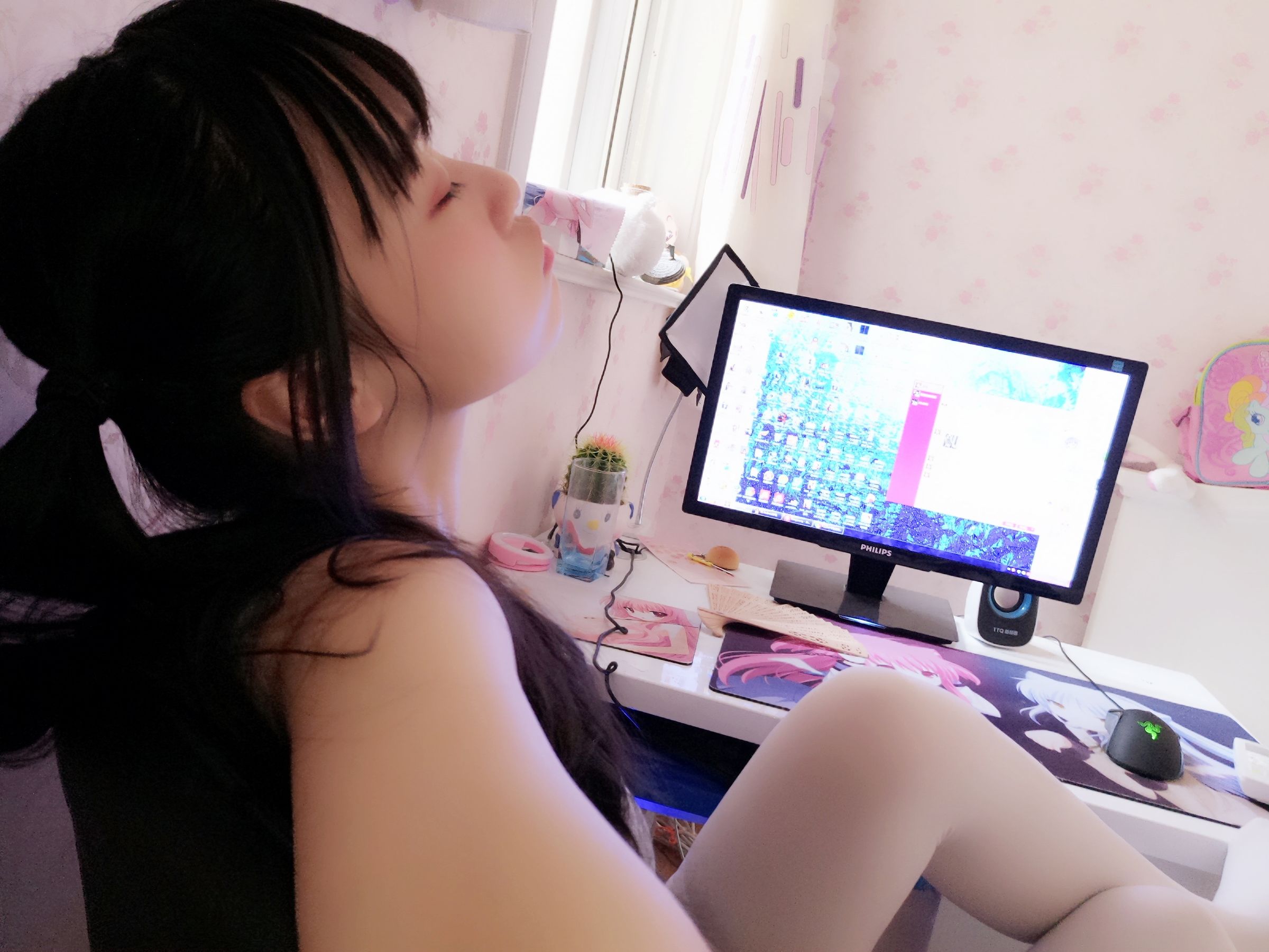 [福利COS] 双马尾少女赛高酱作品 - 露脸灰色裙子第5张