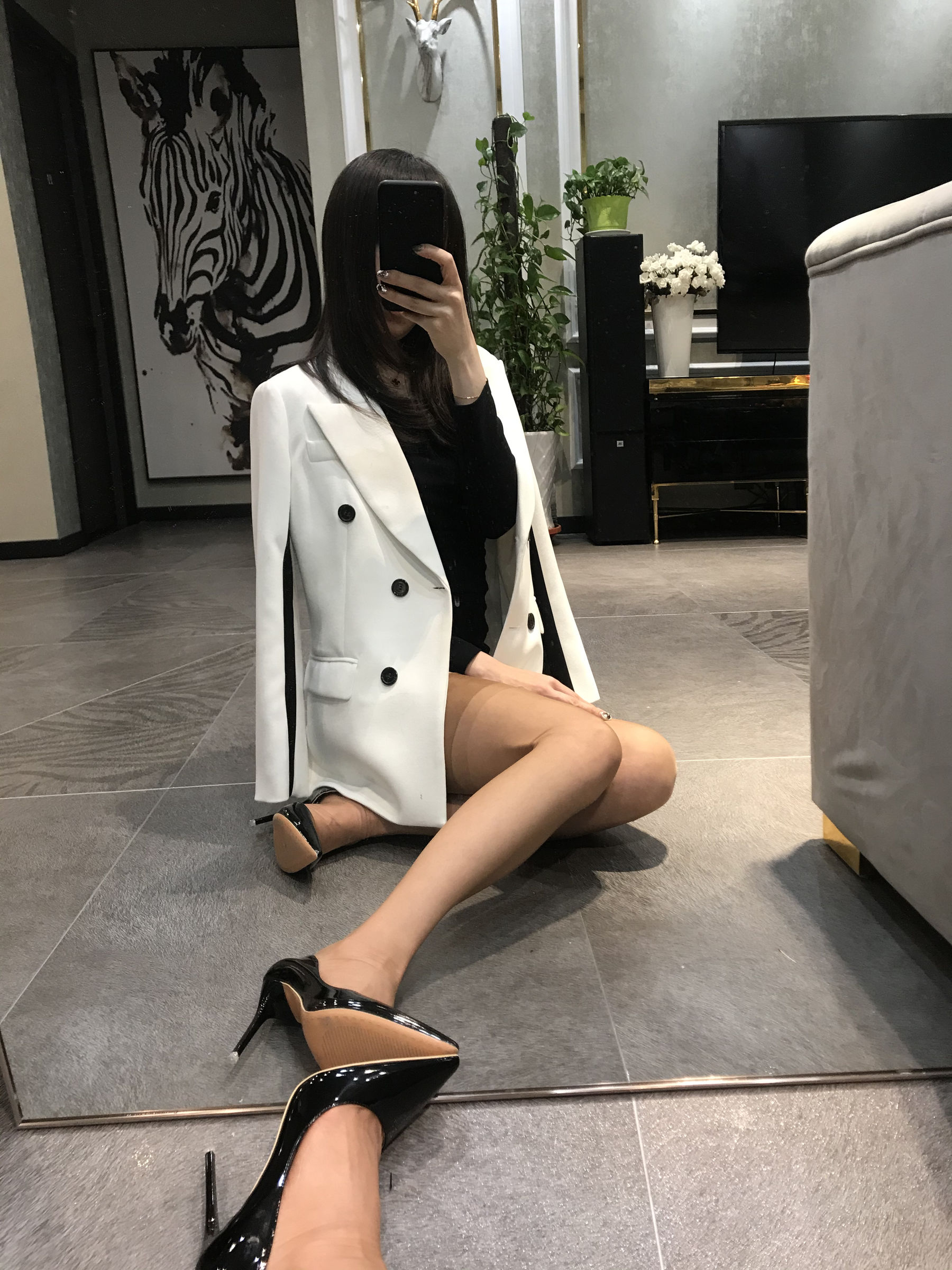 [福利COS] 丝足博主麋鹿_Monroe 2020.04.09 桃肉吊袜第4张