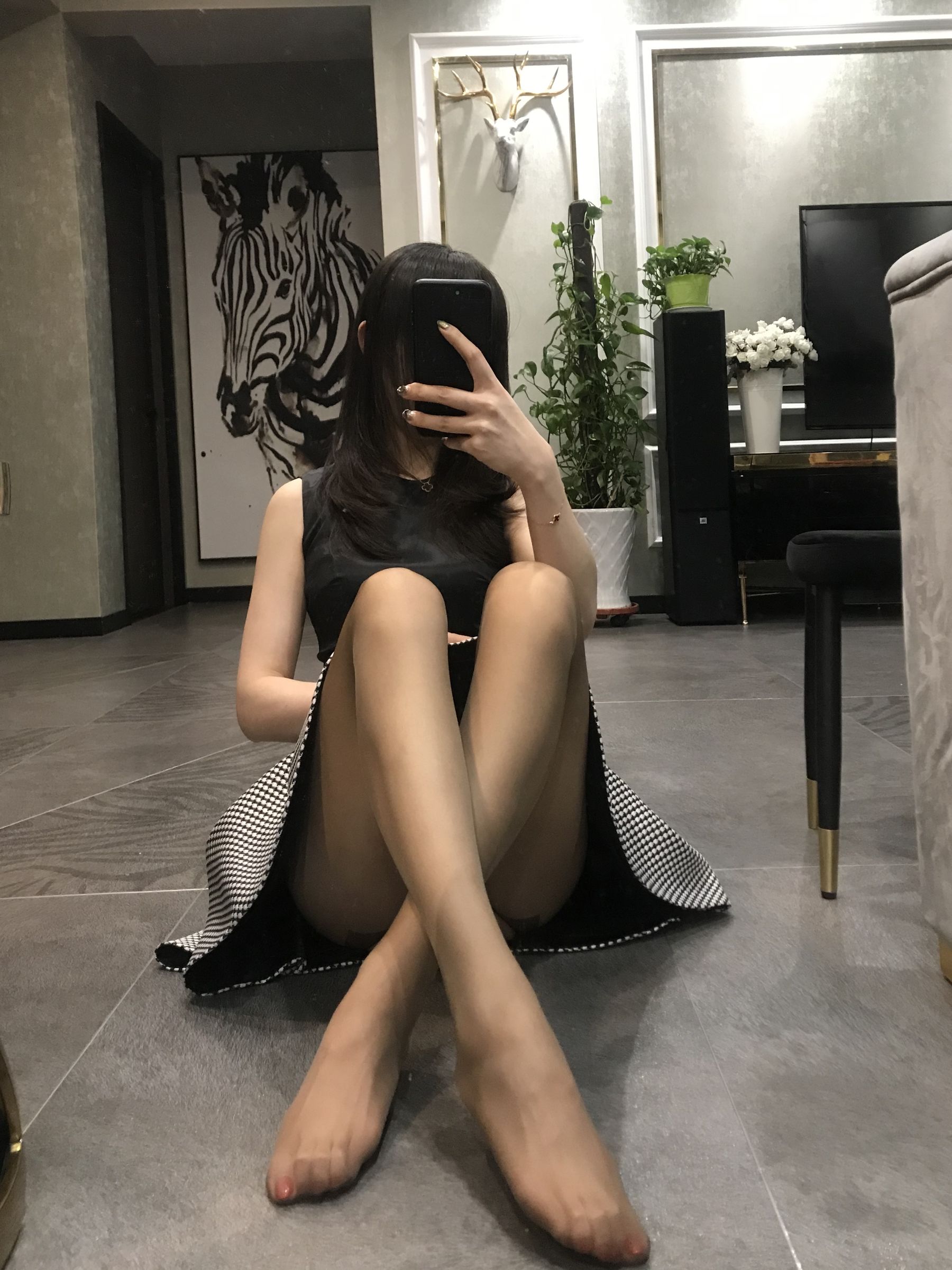 [福利COS] 丝足博主麋鹿_Monroe 2020.04.20 红高黑丝第17张