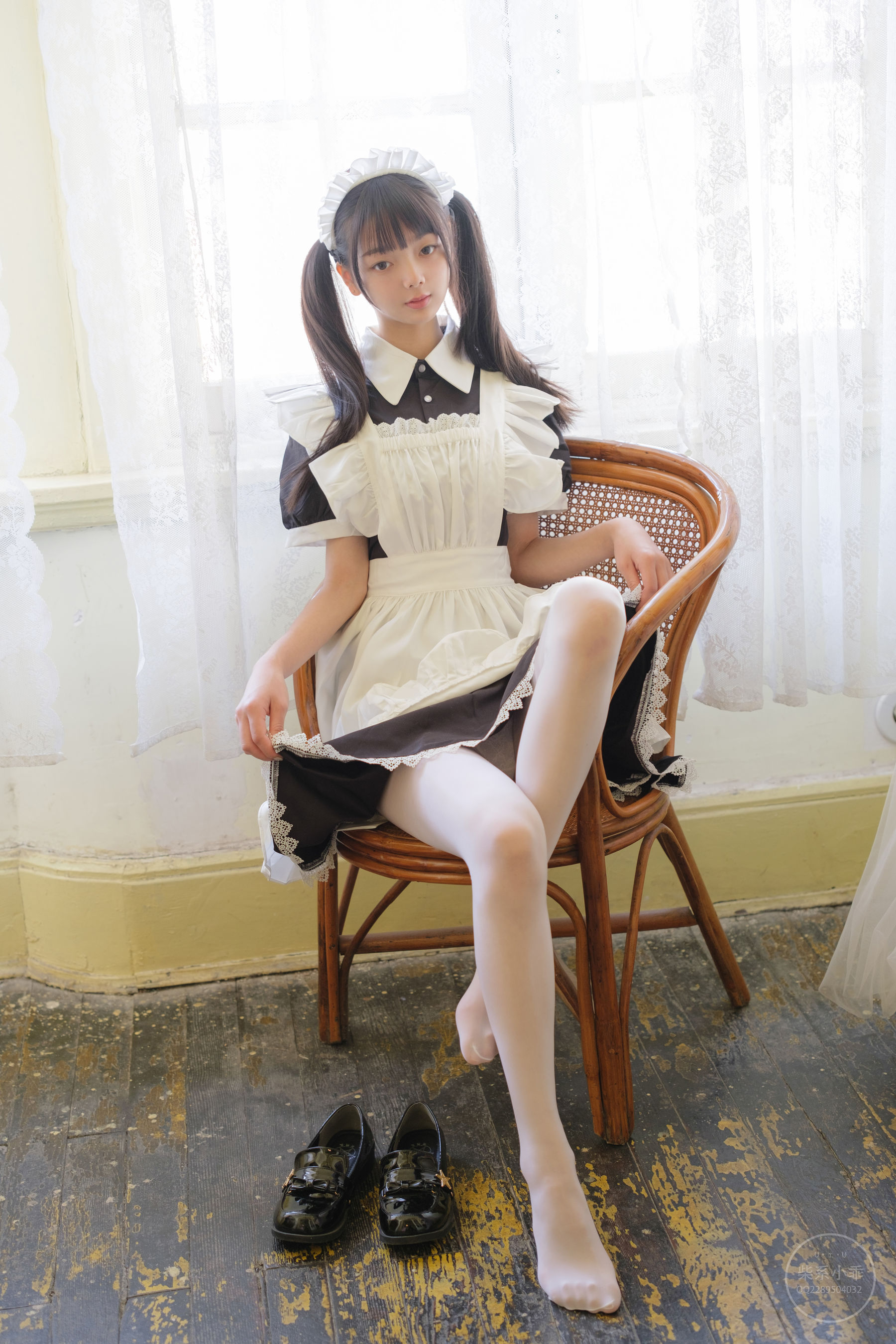 [福利COS] 柴系小乖(稚乖画册) - 夜夜白丝女仆第17张