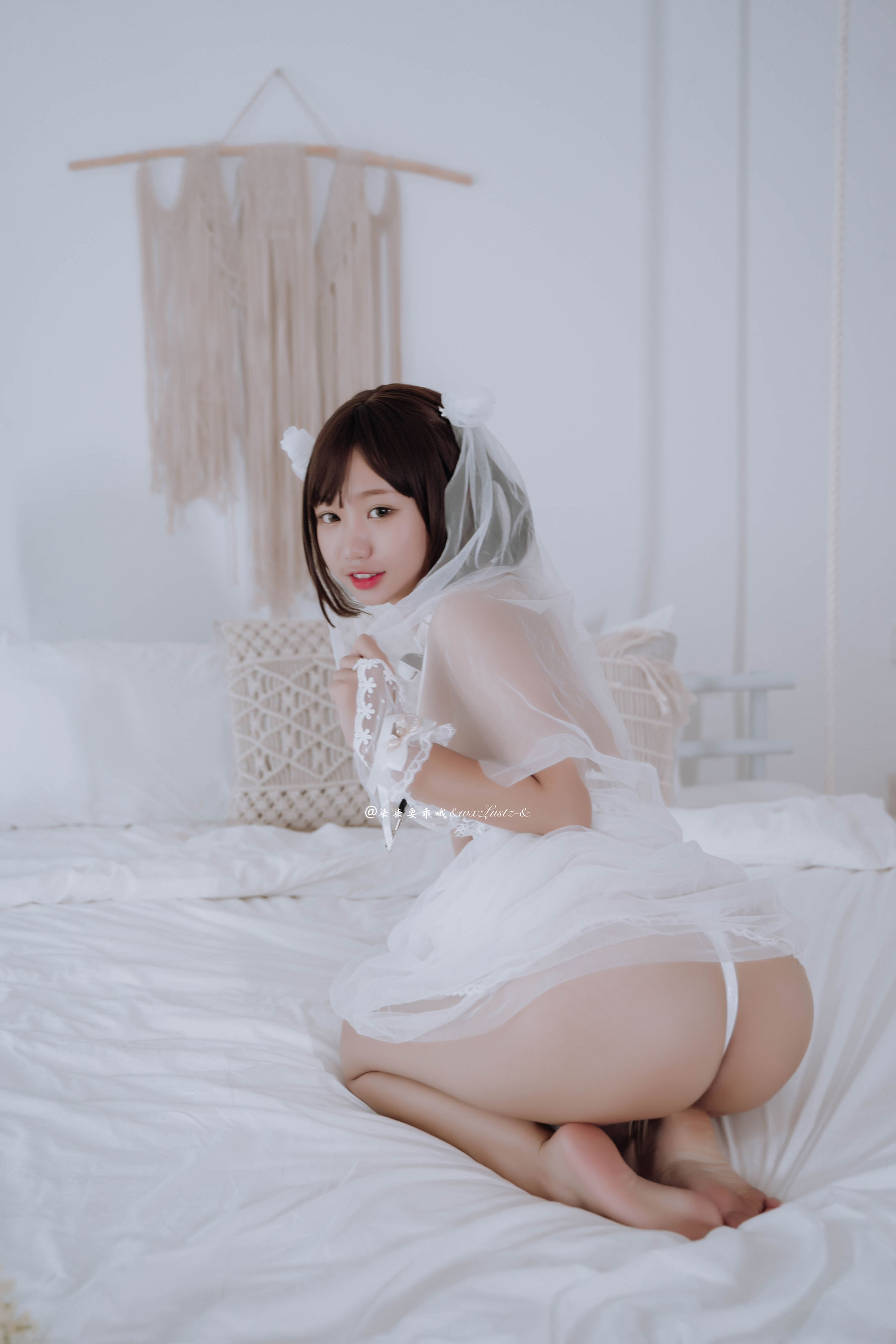 [福利COS] 动漫博主柒柒要乖哦 - 婚纱第9张