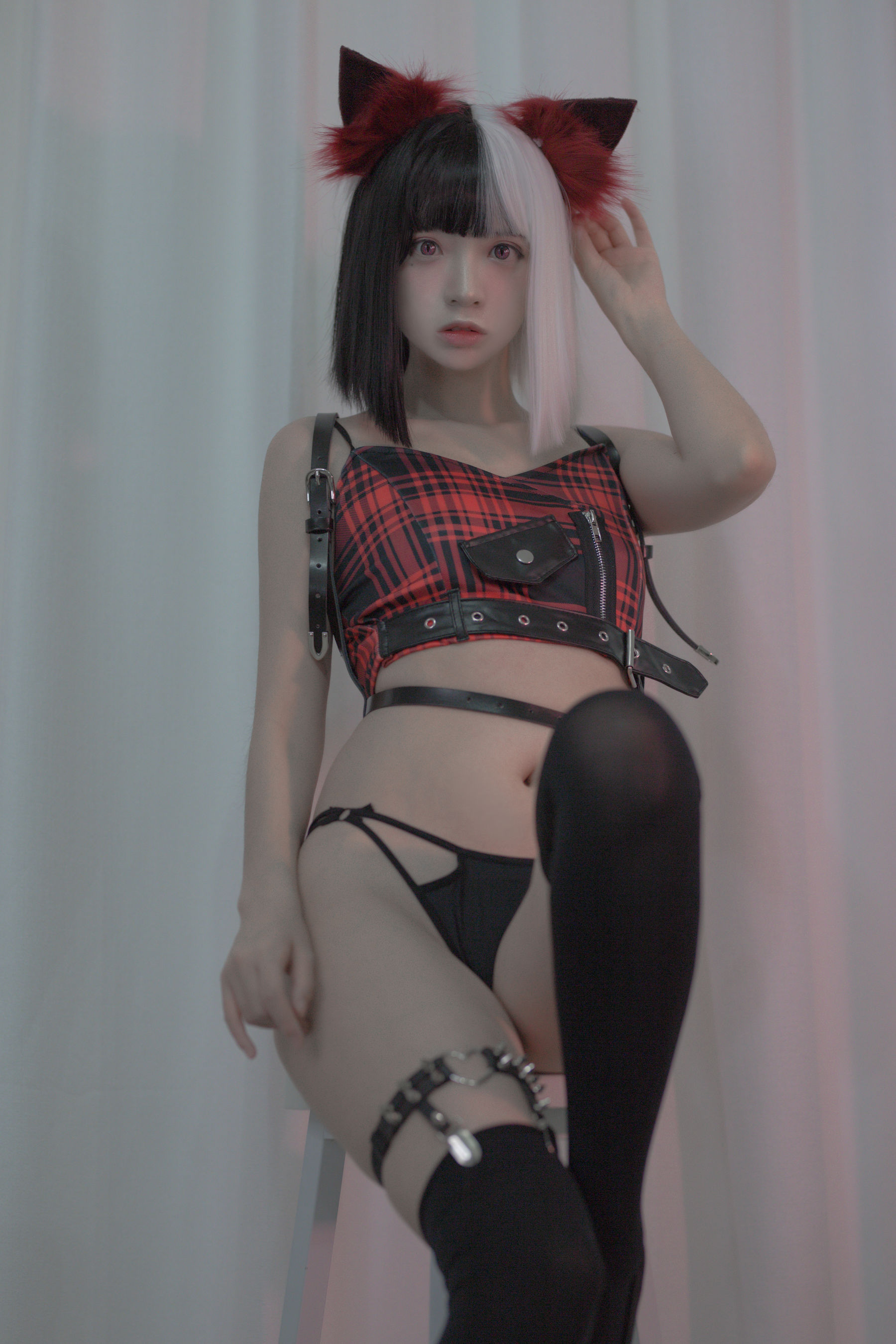 [福利COS] 疯猫ss - 黑白魔女库伊拉第3张