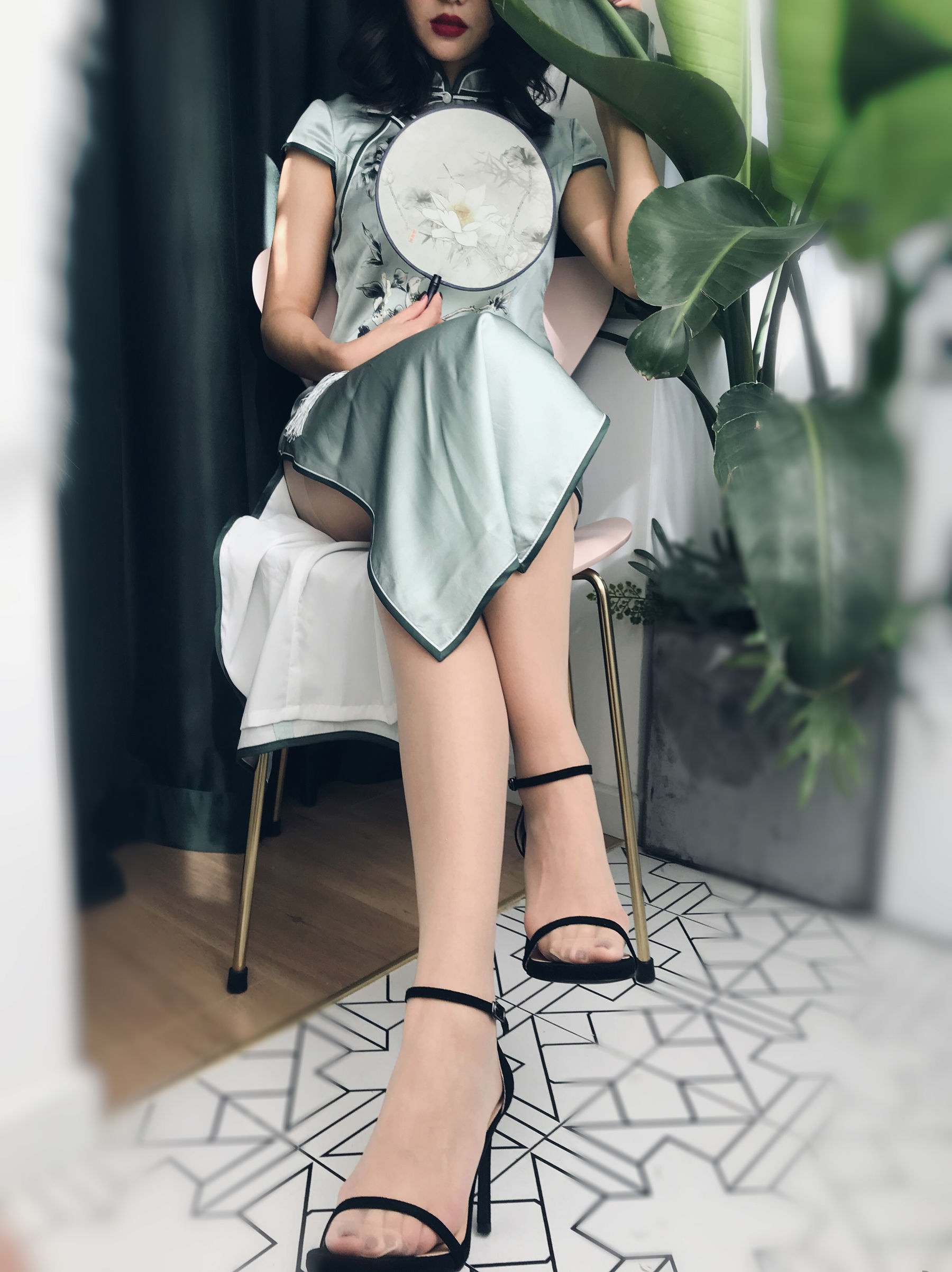 [福利COS] 安乔乔儿(Nia乔乔) No.017 安乔乔儿 黑丝旗袍第27张