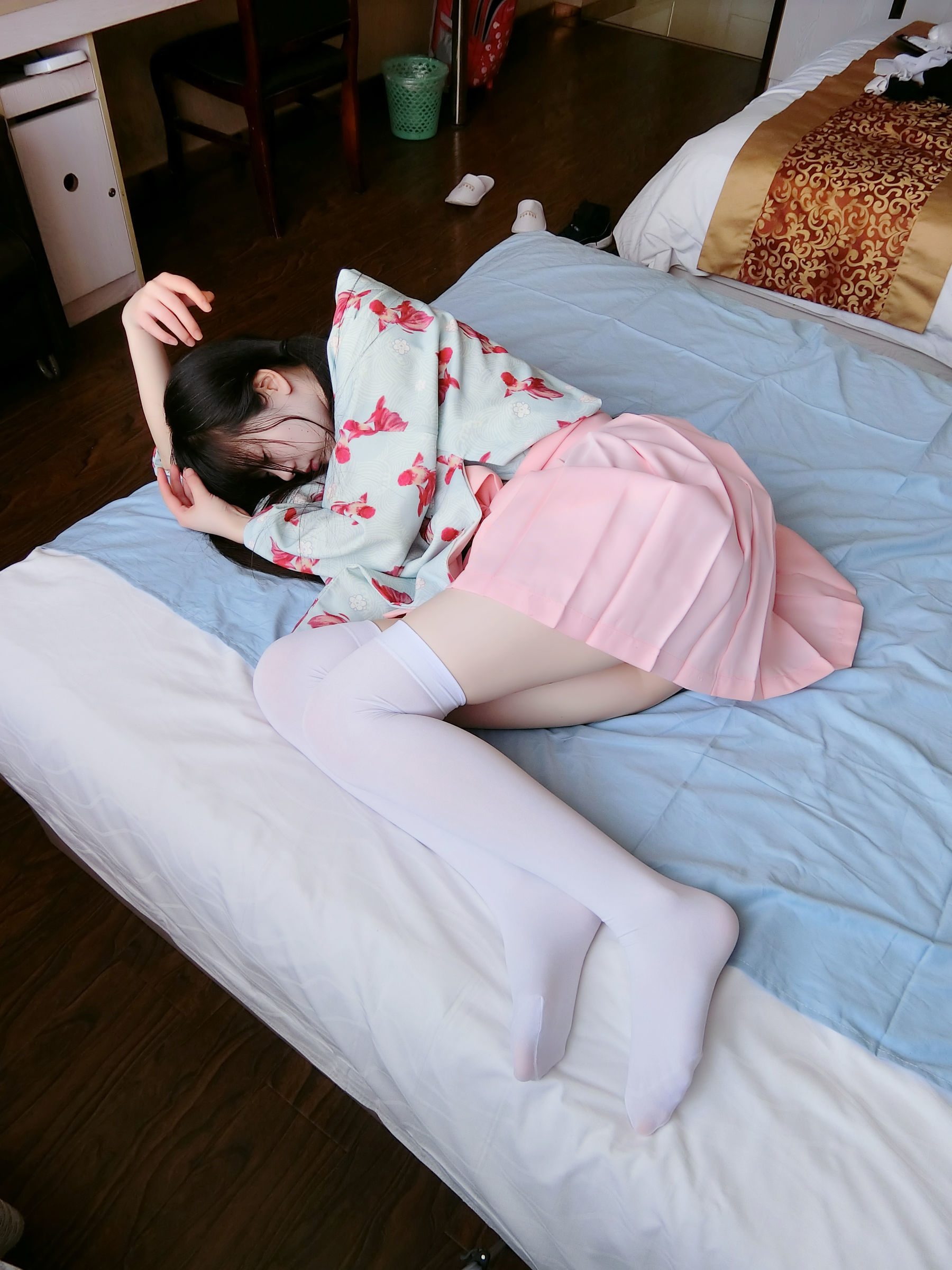 [福利COS] 微博萌妹子西尔酱 - 金鱼和服第5张