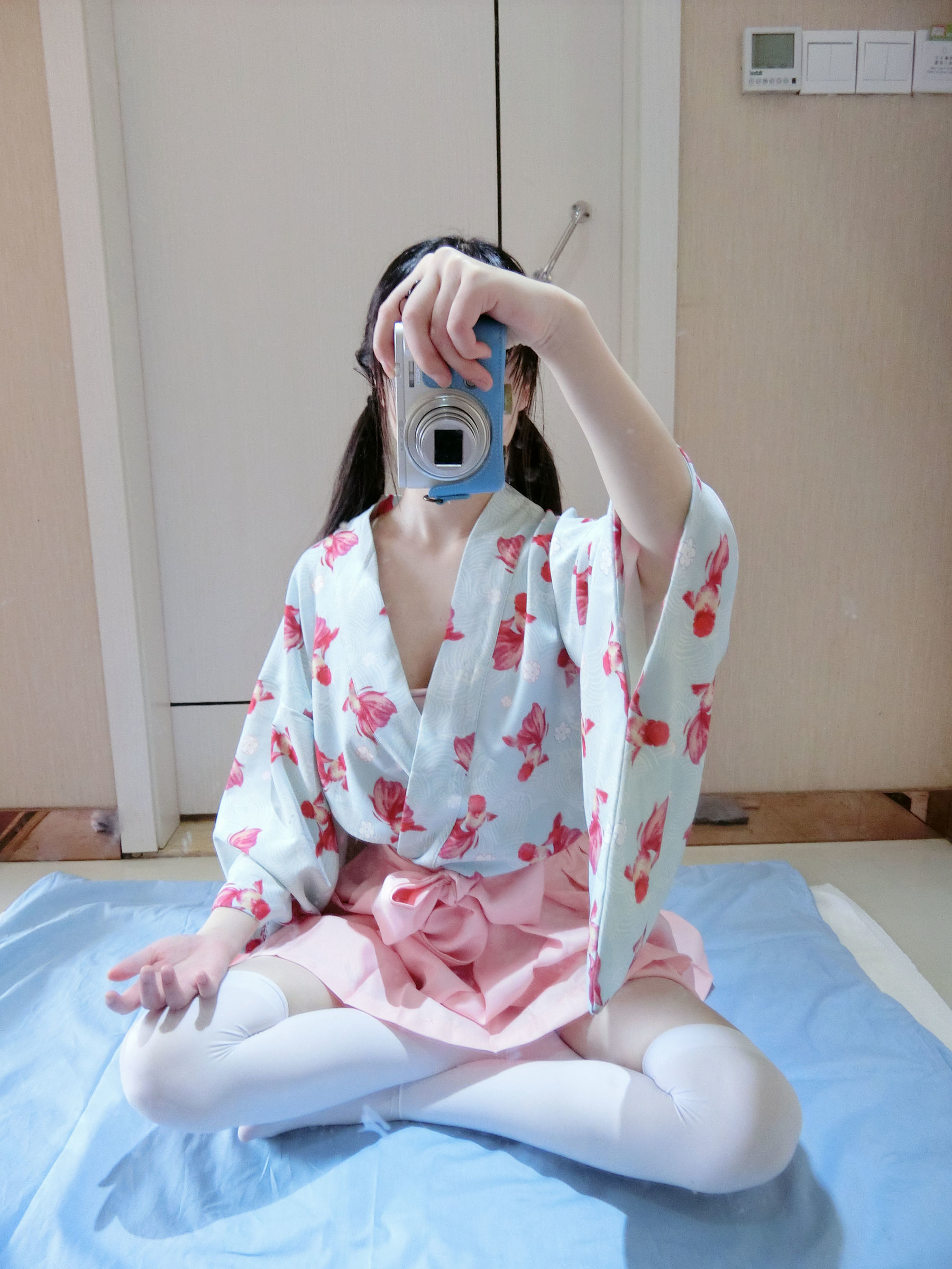 [福利COS] 微博萌妹子西尔酱 - 金鱼和服第6张