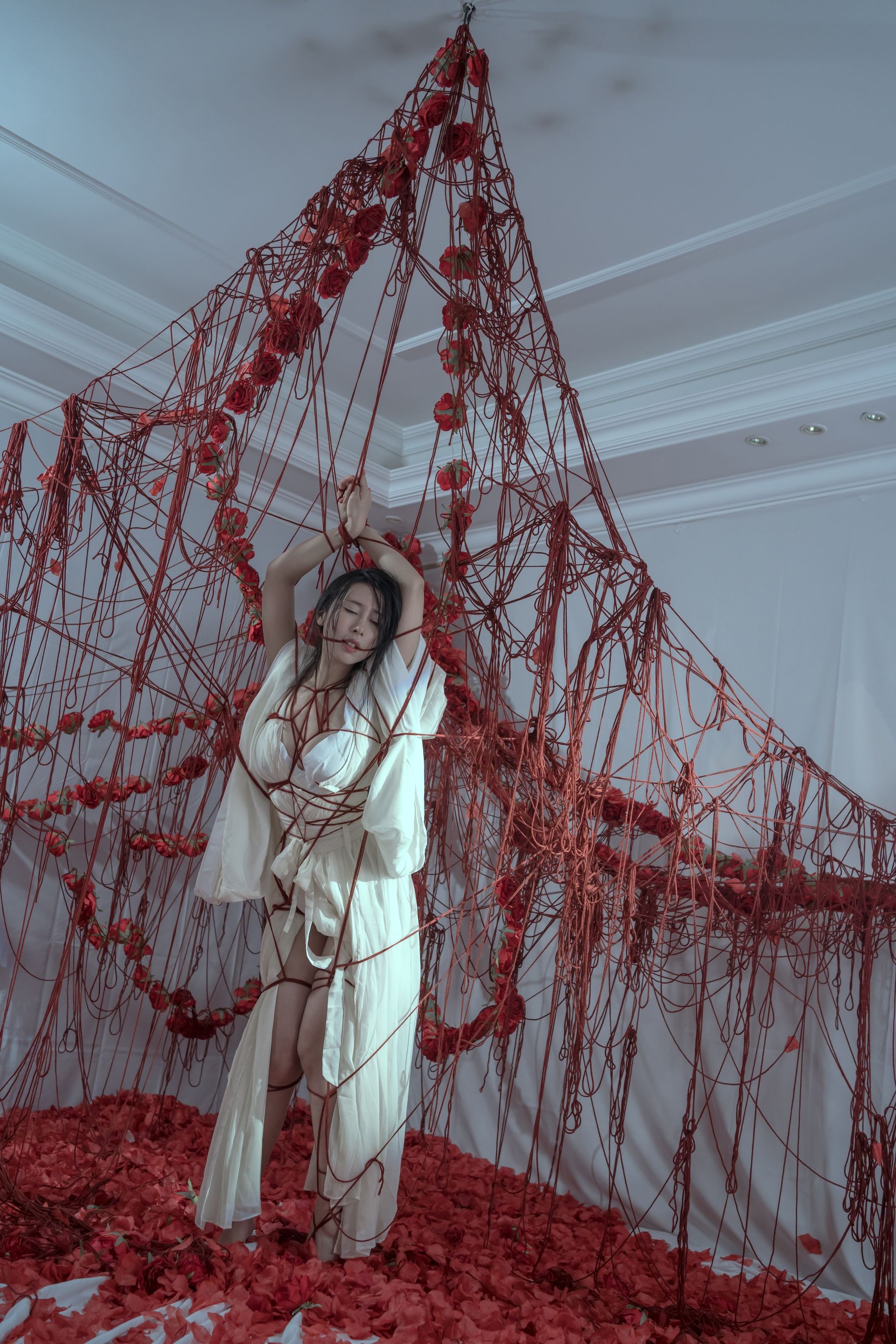 [福利COS] 云溪溪 - 奶桃 囚鸟第4张