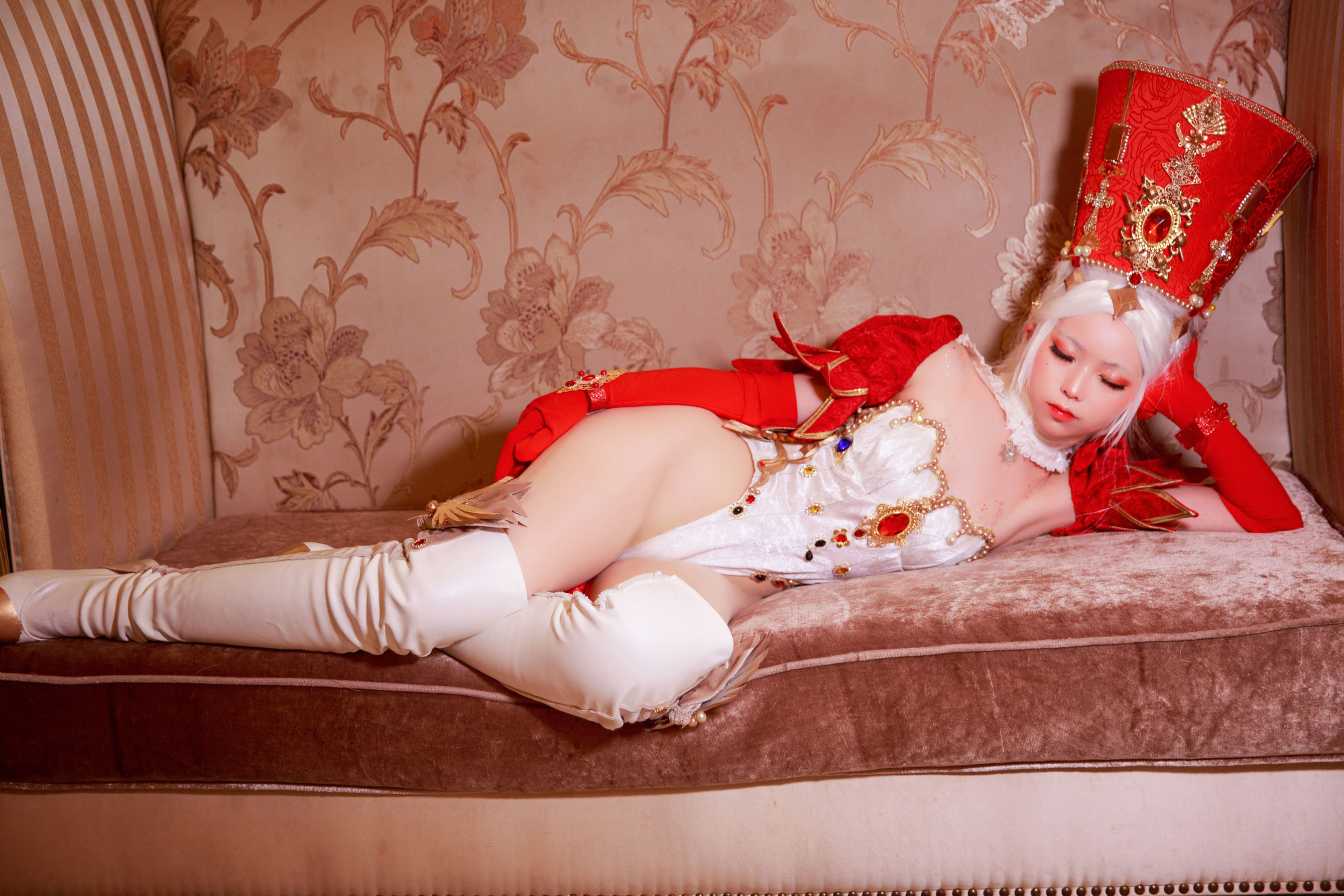 [福利COS] 动漫博主G44不会受伤 - 教皇第8张