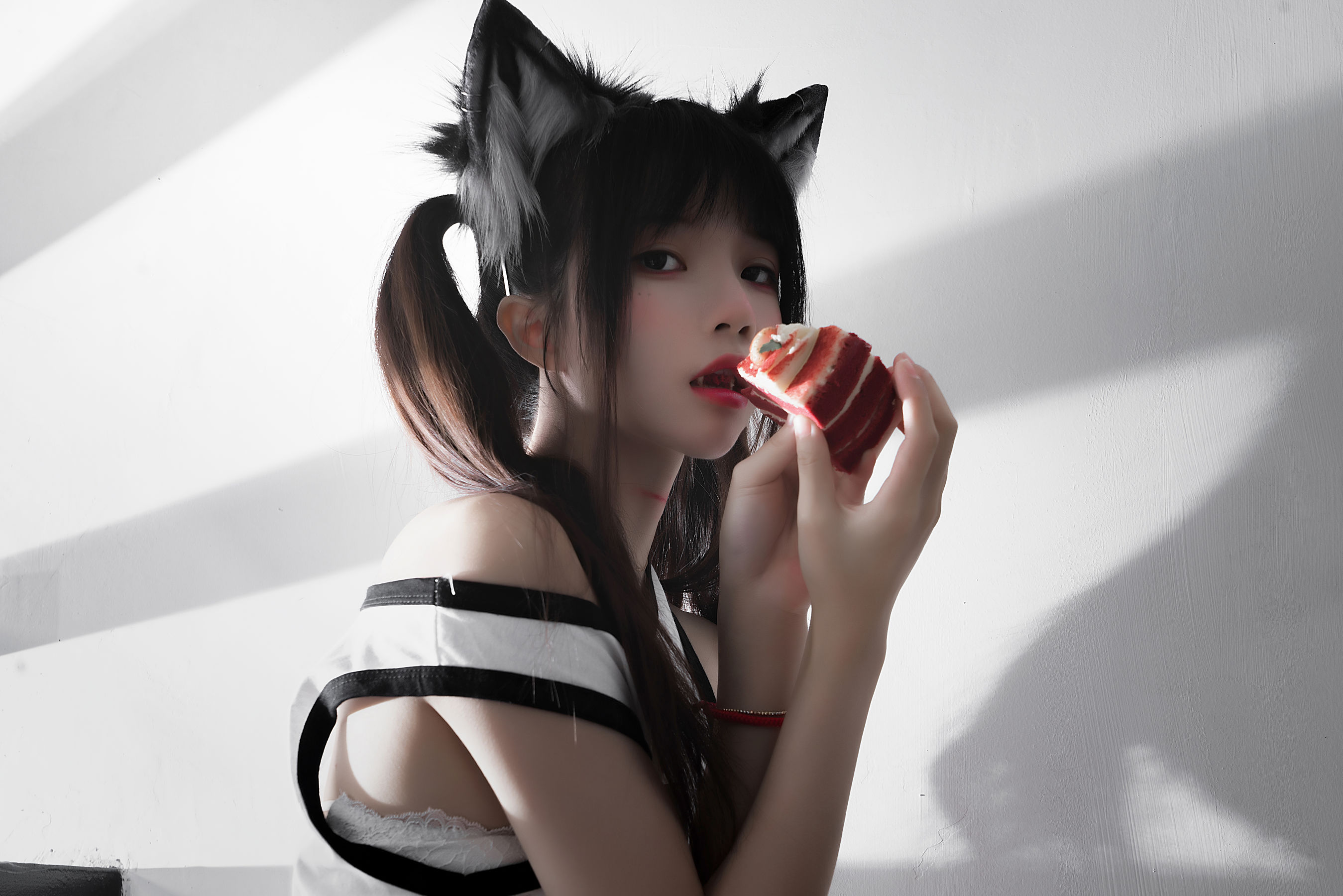 [福利COS] 桜桃喵 - 狼崽崽第13张