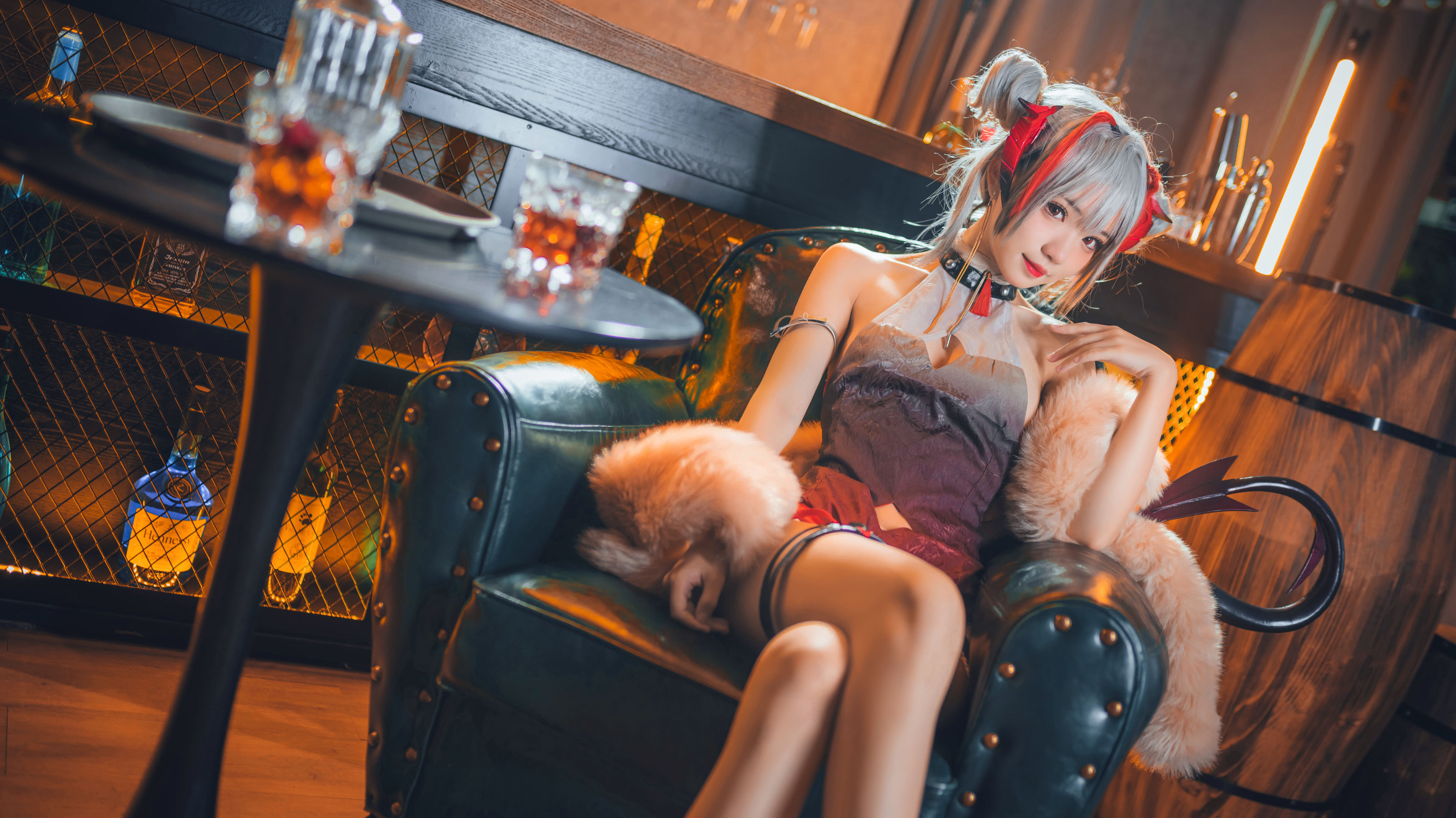 [福利COS] 花柒Hana - 明日方舟 守夜冠军 W第3张