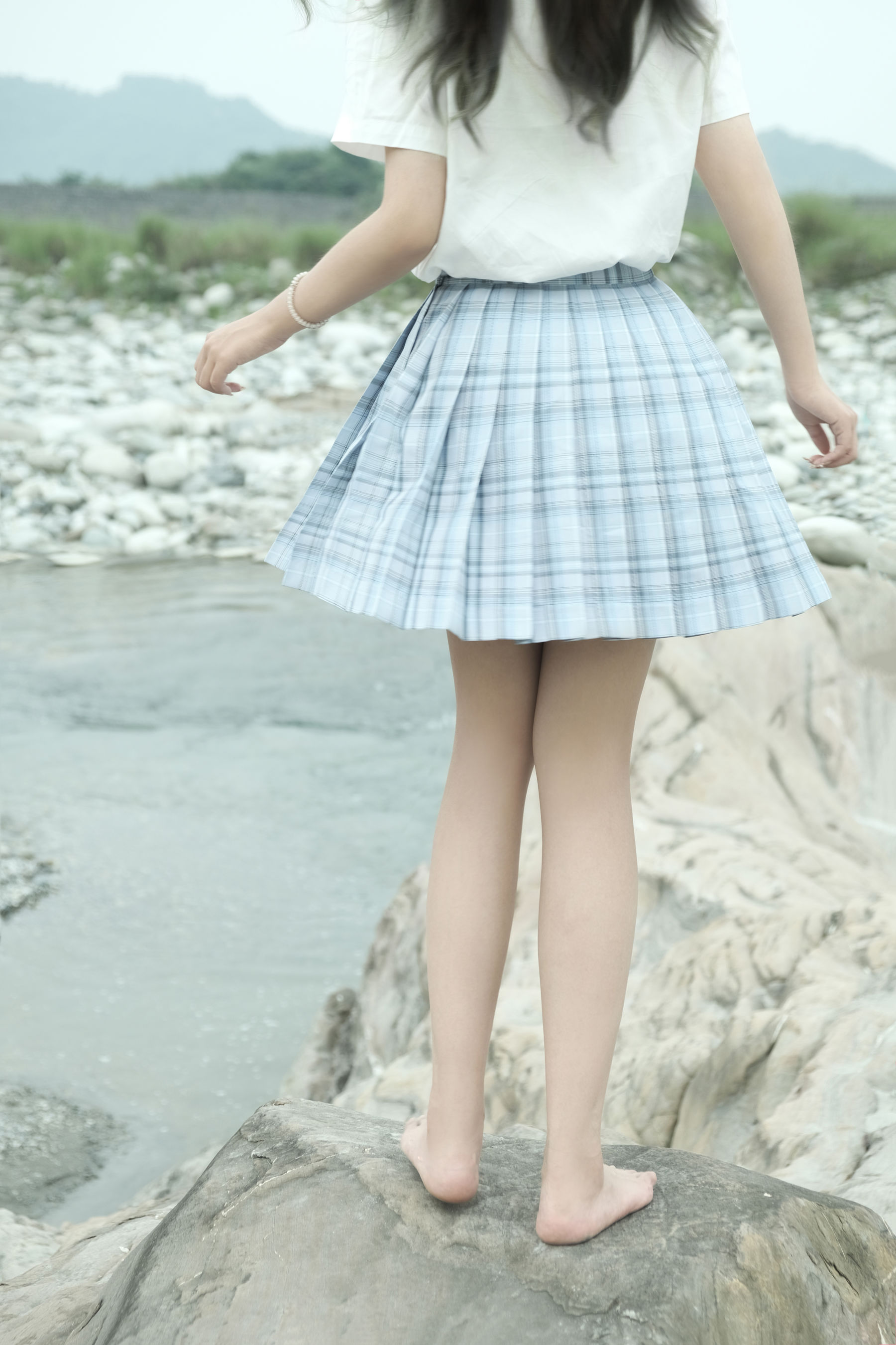 [福利COS] eloise软软 - 河边JK第8张