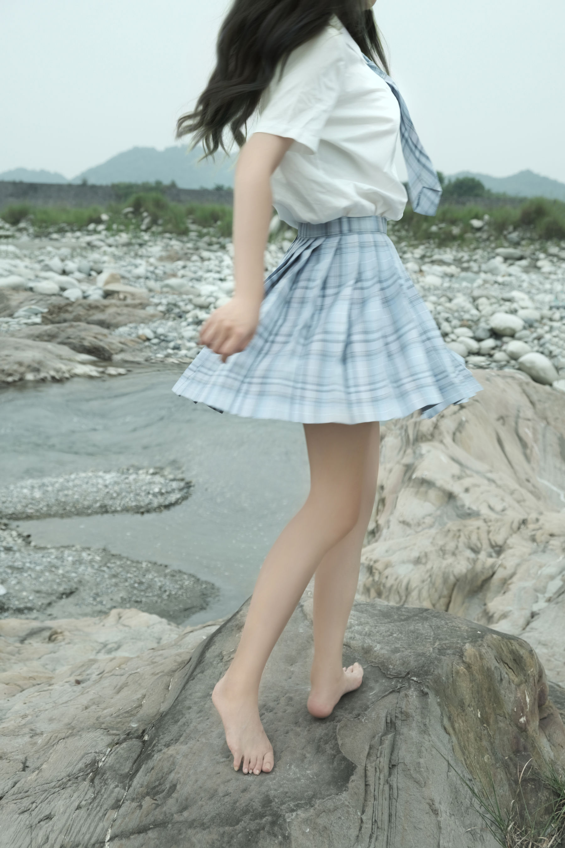 [福利COS] eloise软软 - 河边JK第9张