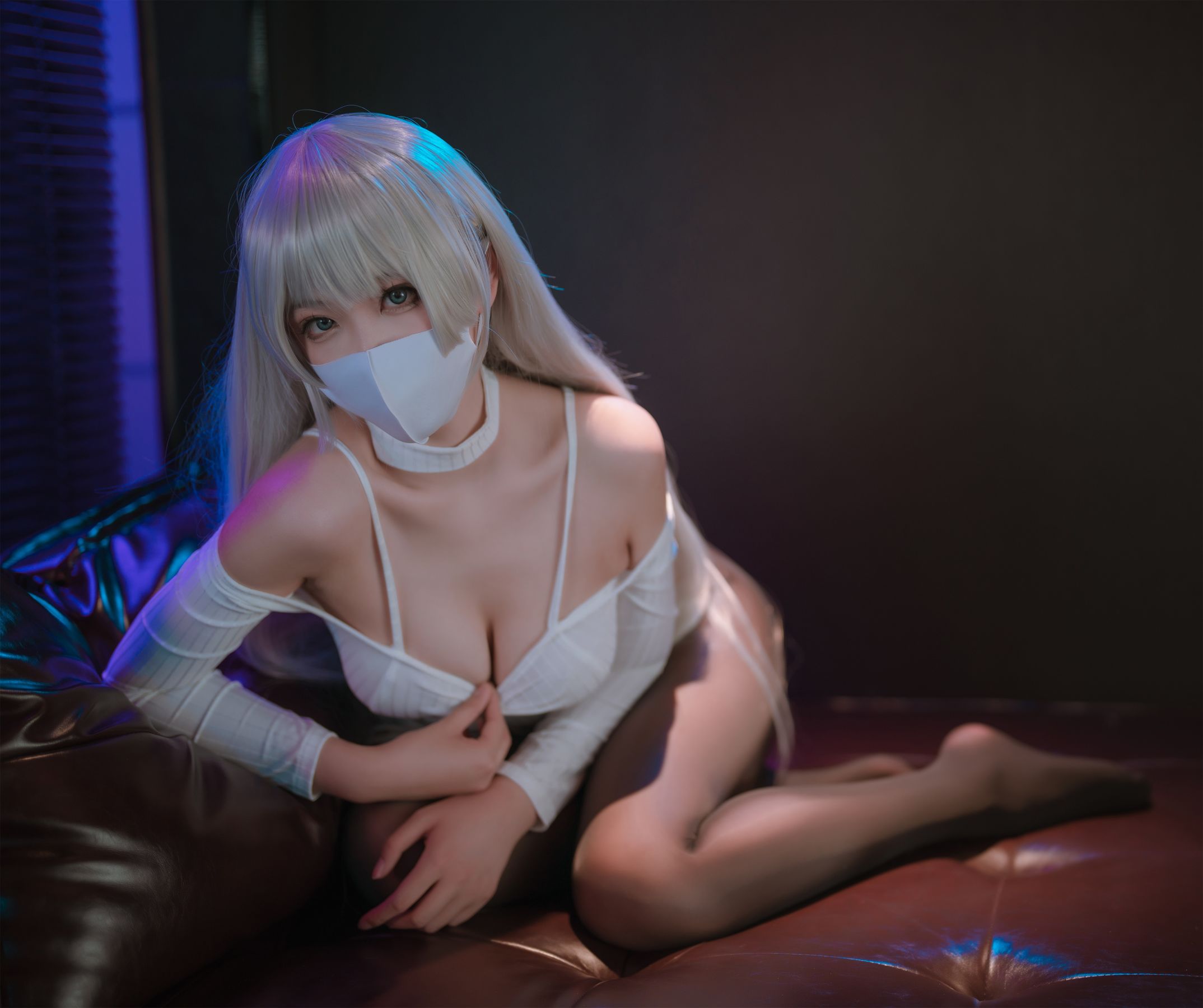 [福利COS] 轩萧学姐 - 高开叉运动鞋 茑第9张