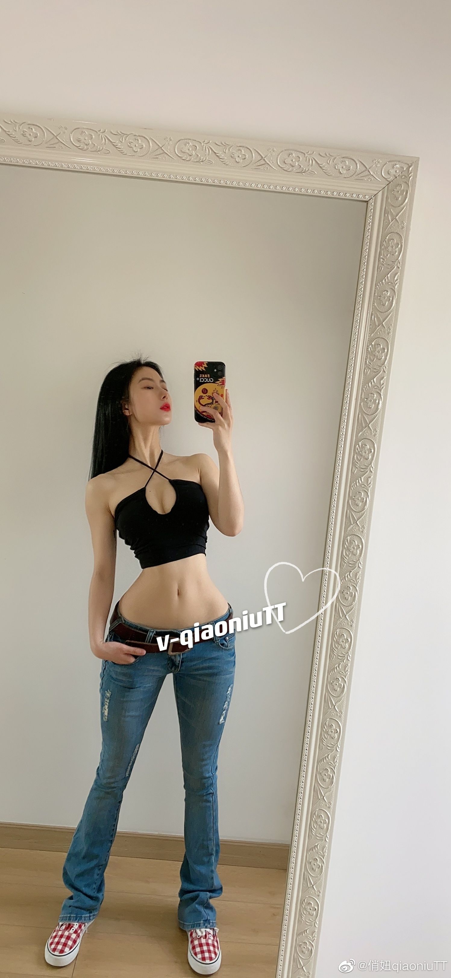 [福利COS] 俏妞qiaoniuTT - 丝袜长腿翘臀 视图合集第10张