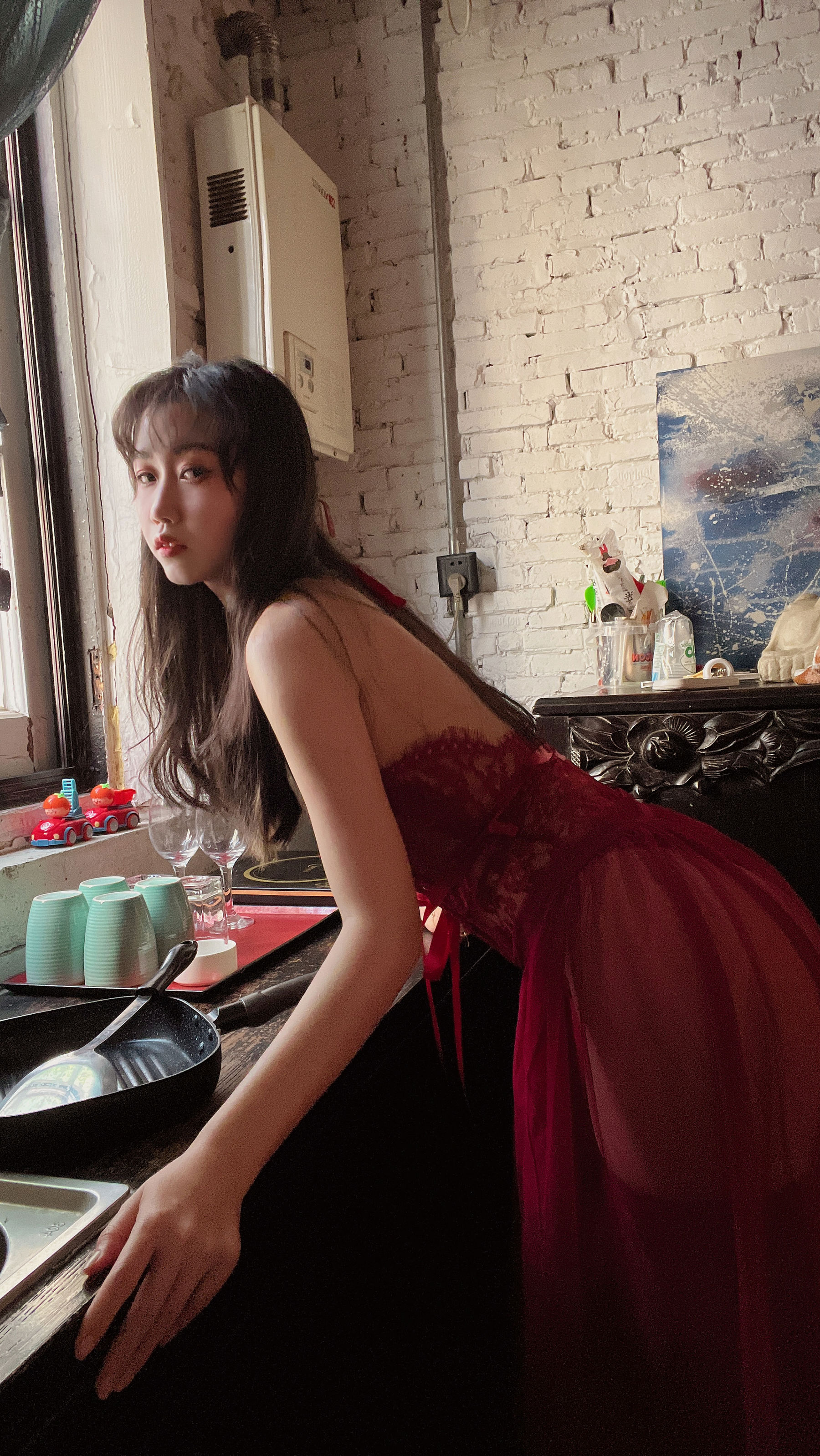 [福利COS] 微博人气Coser不呆猫 - 霸气红色人妻第11张