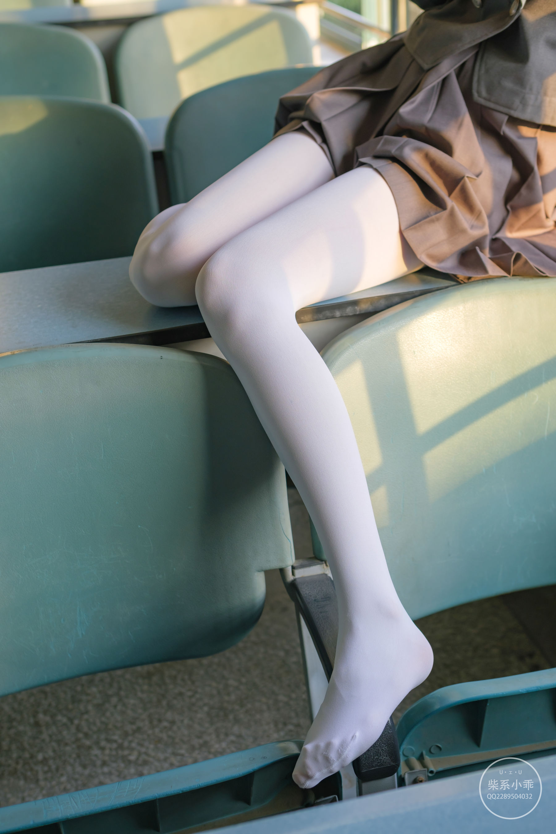 [福利COS] 柴系小乖(稚乖画册) - 夜夜 教室第18张