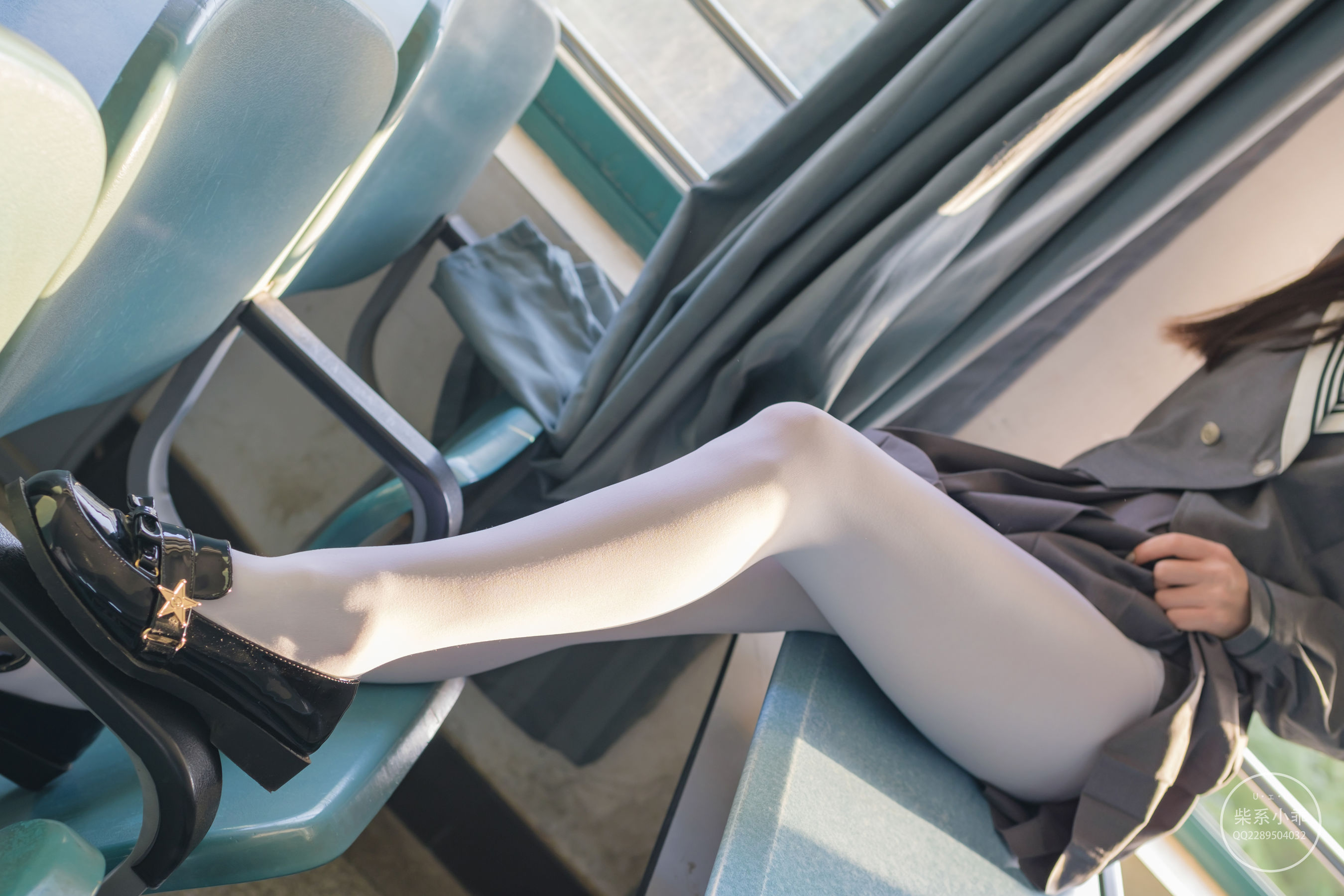 [福利COS] 柴系小乖(稚乖画册) - 夜夜 教室第8张