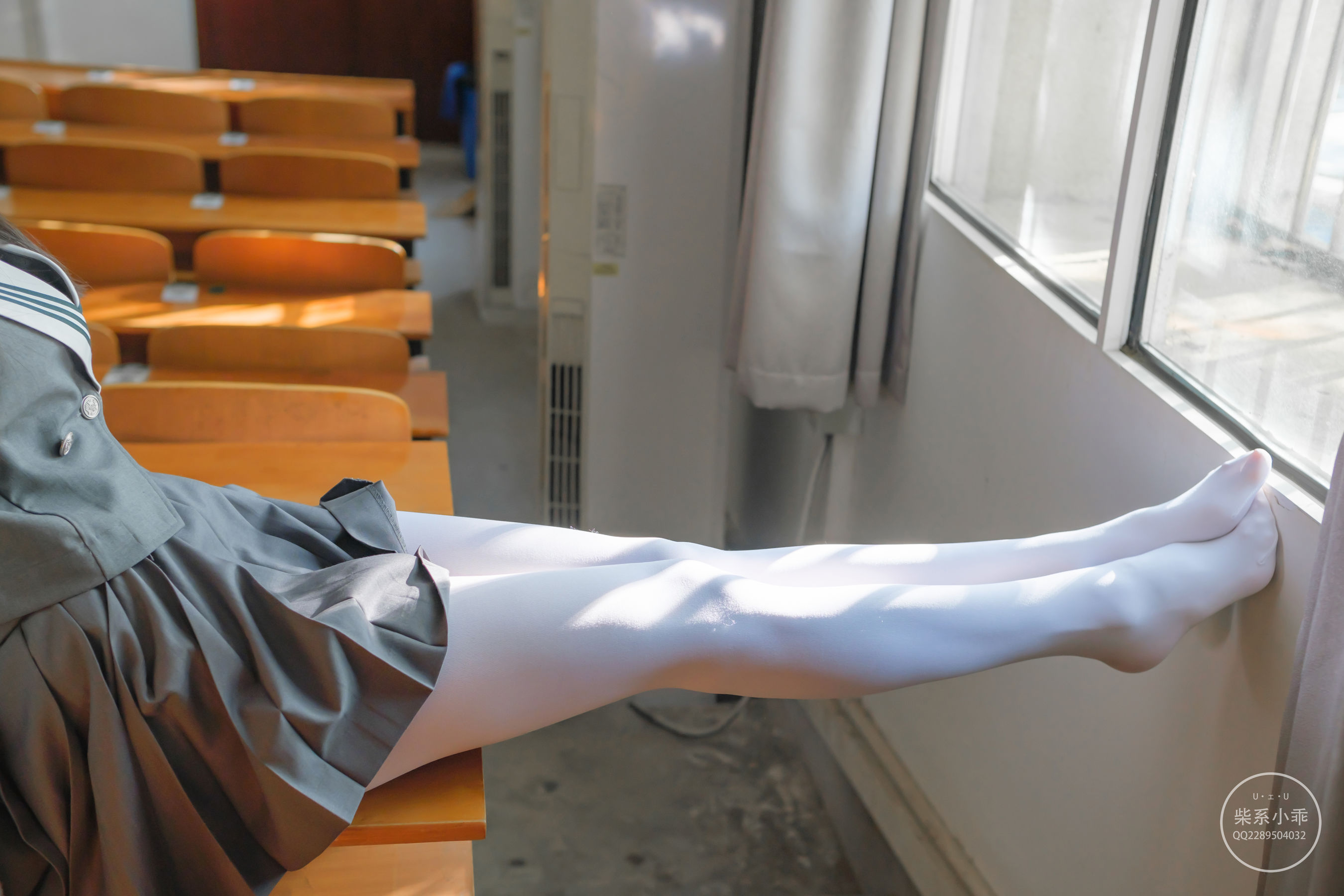 [福利COS] 柴系小乖(稚乖画册) - 夜夜 教室第2张