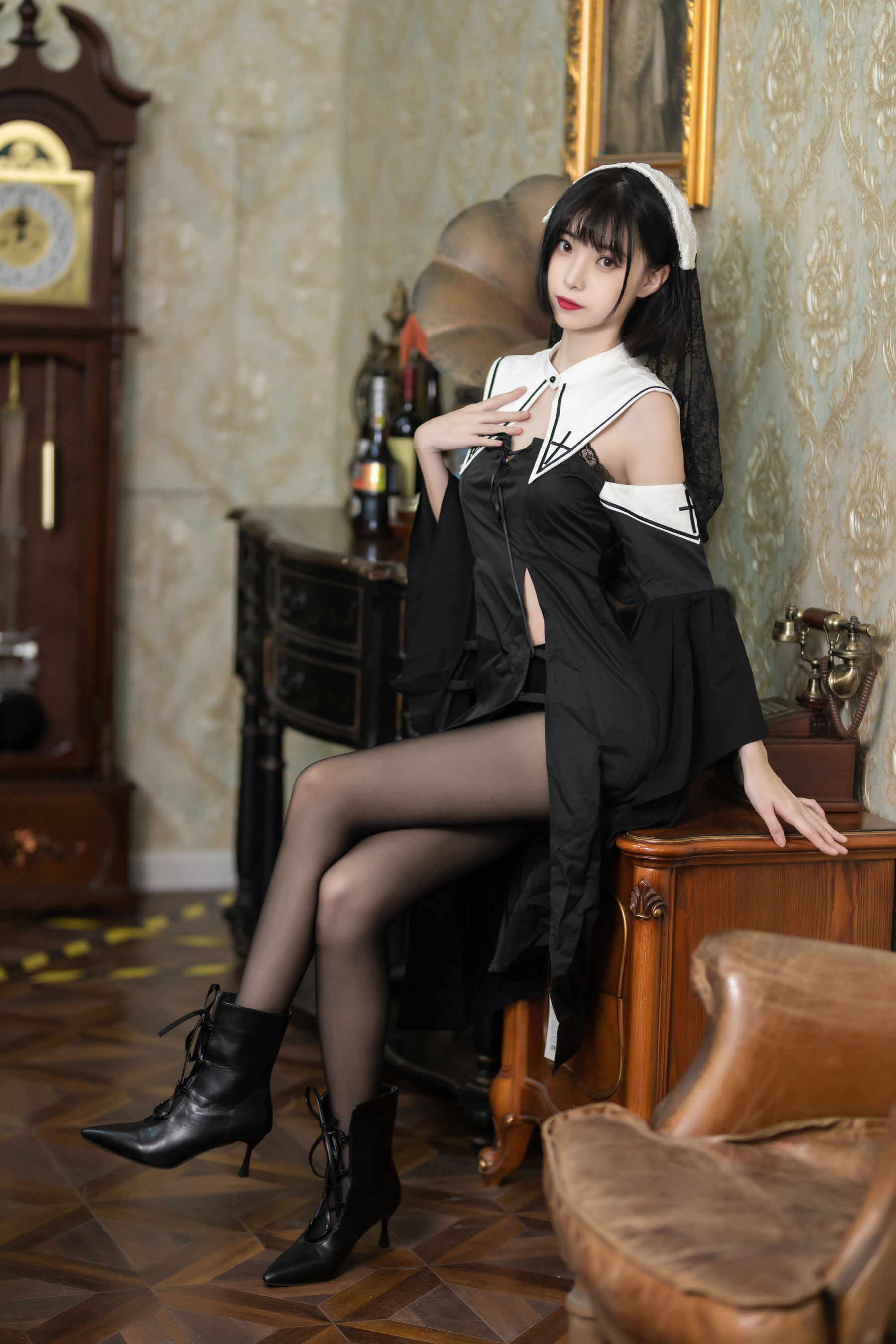 [福利COS] 许岚(叁月life) - 暗黑修女第4张