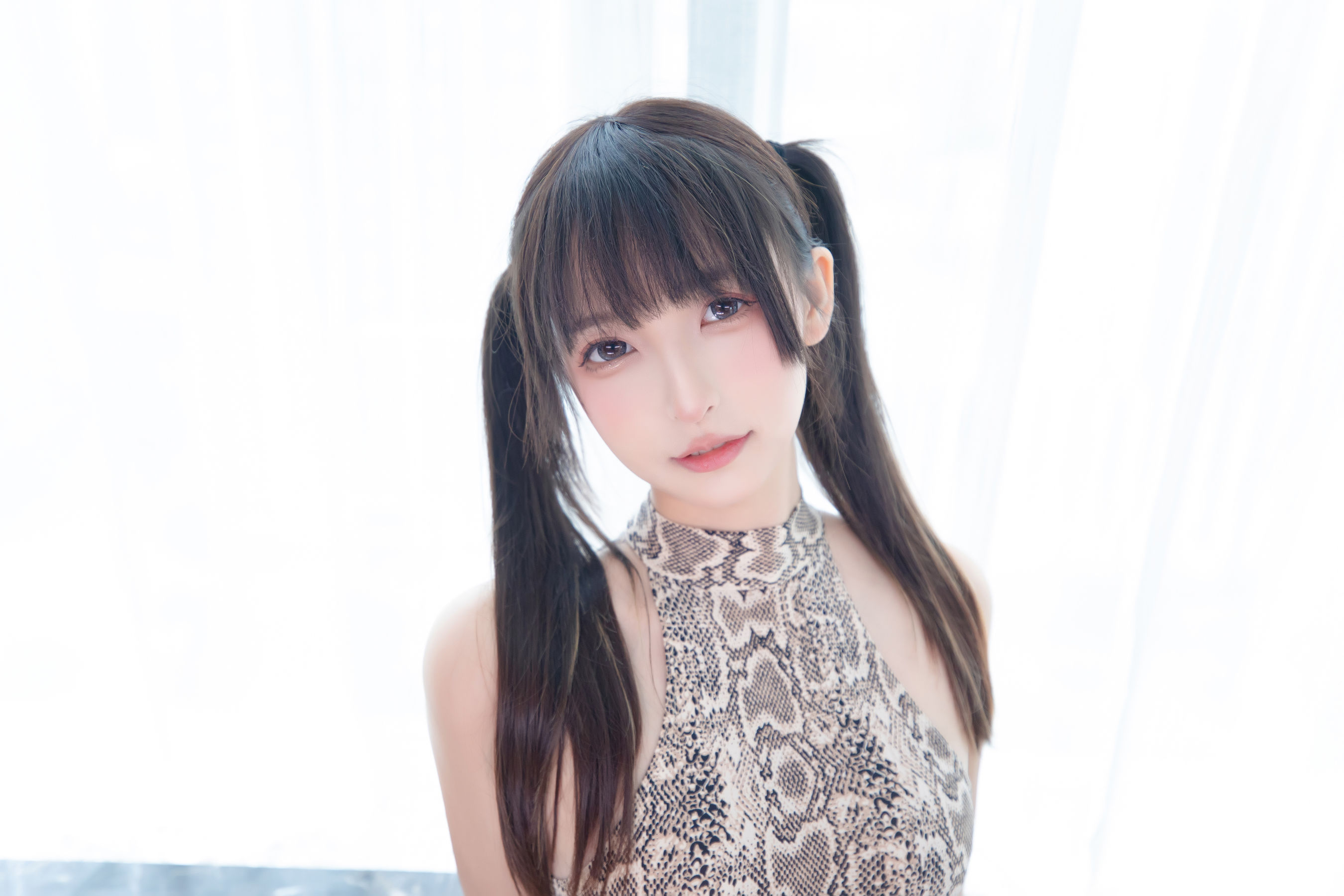 [福利COS] 萝莉神楽板真冬 之蟒纹旗袍第8张