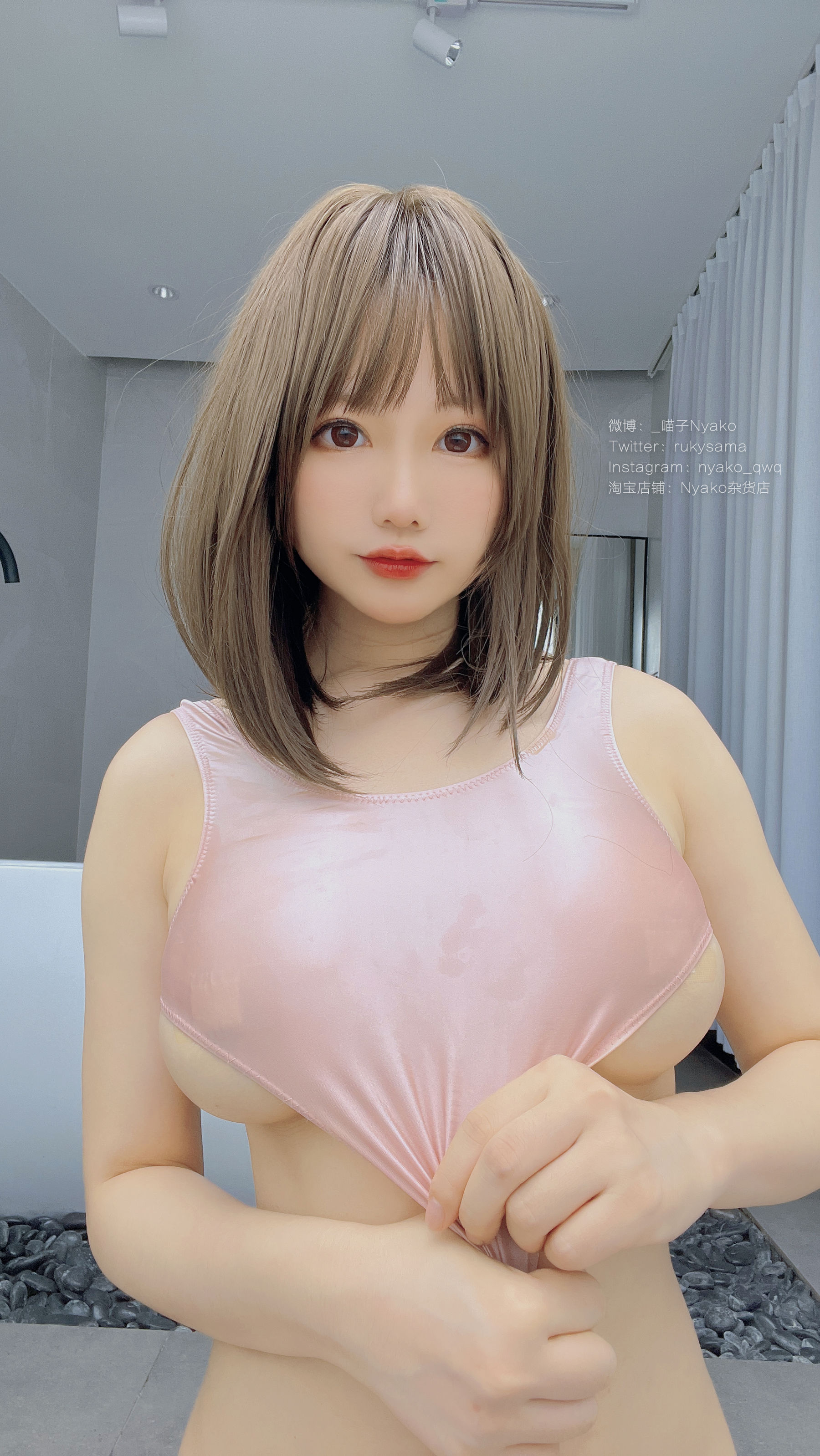 [福利COS] 萌妹子Nyako喵子 - 粉色高叉竞泳第43张