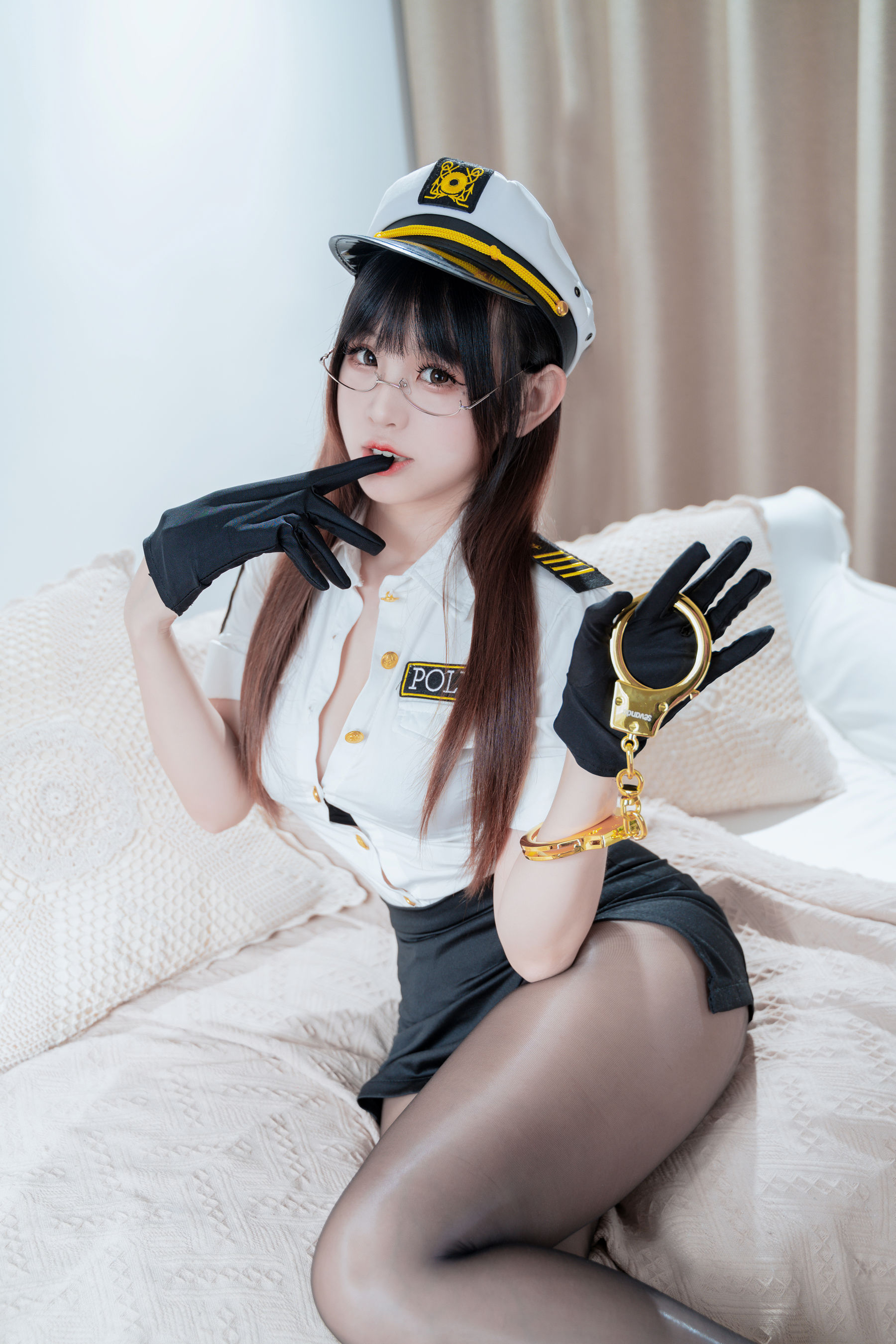 [福利COS] miko酱ww - 缠绕女警第3张