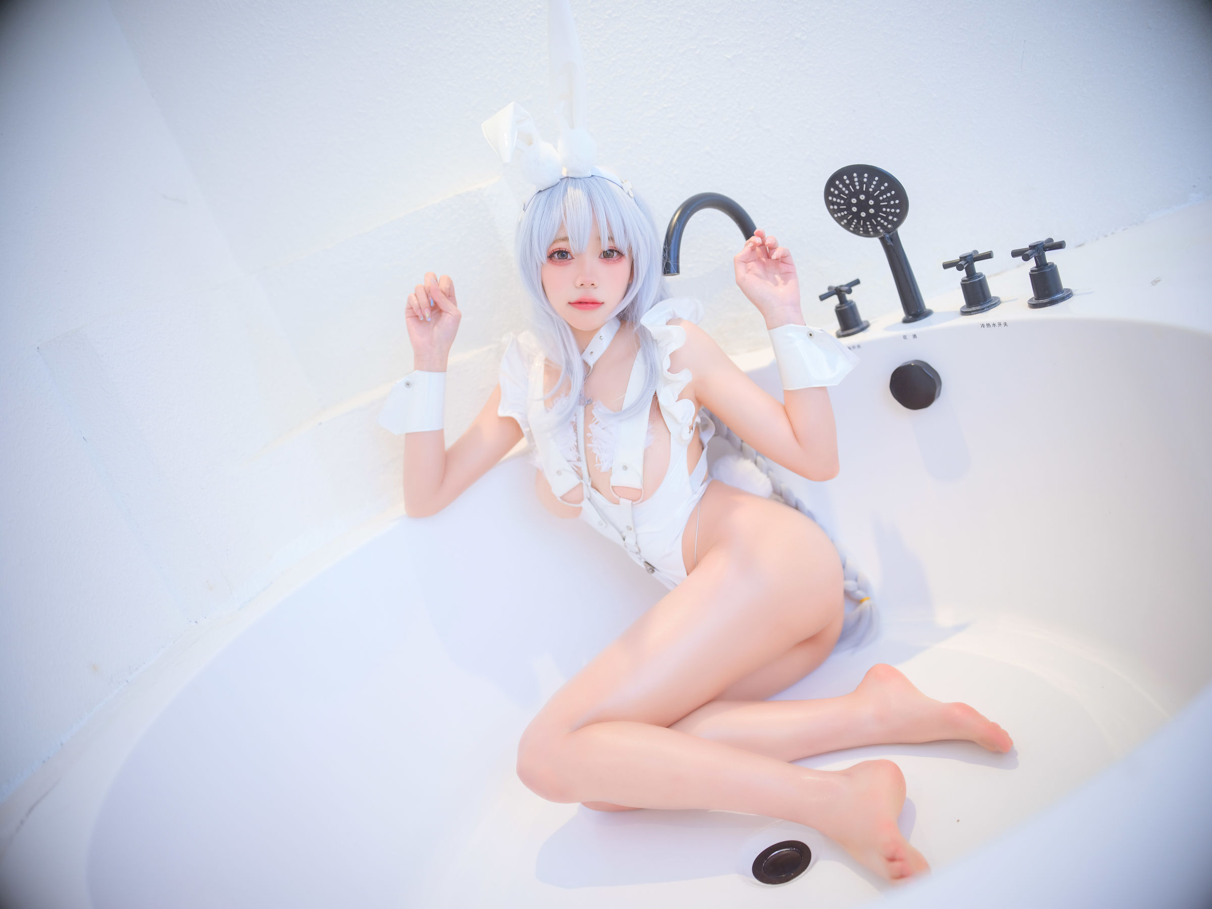 [福利COS] 咬一口兔娘 - 恶毒兔女郎第8张