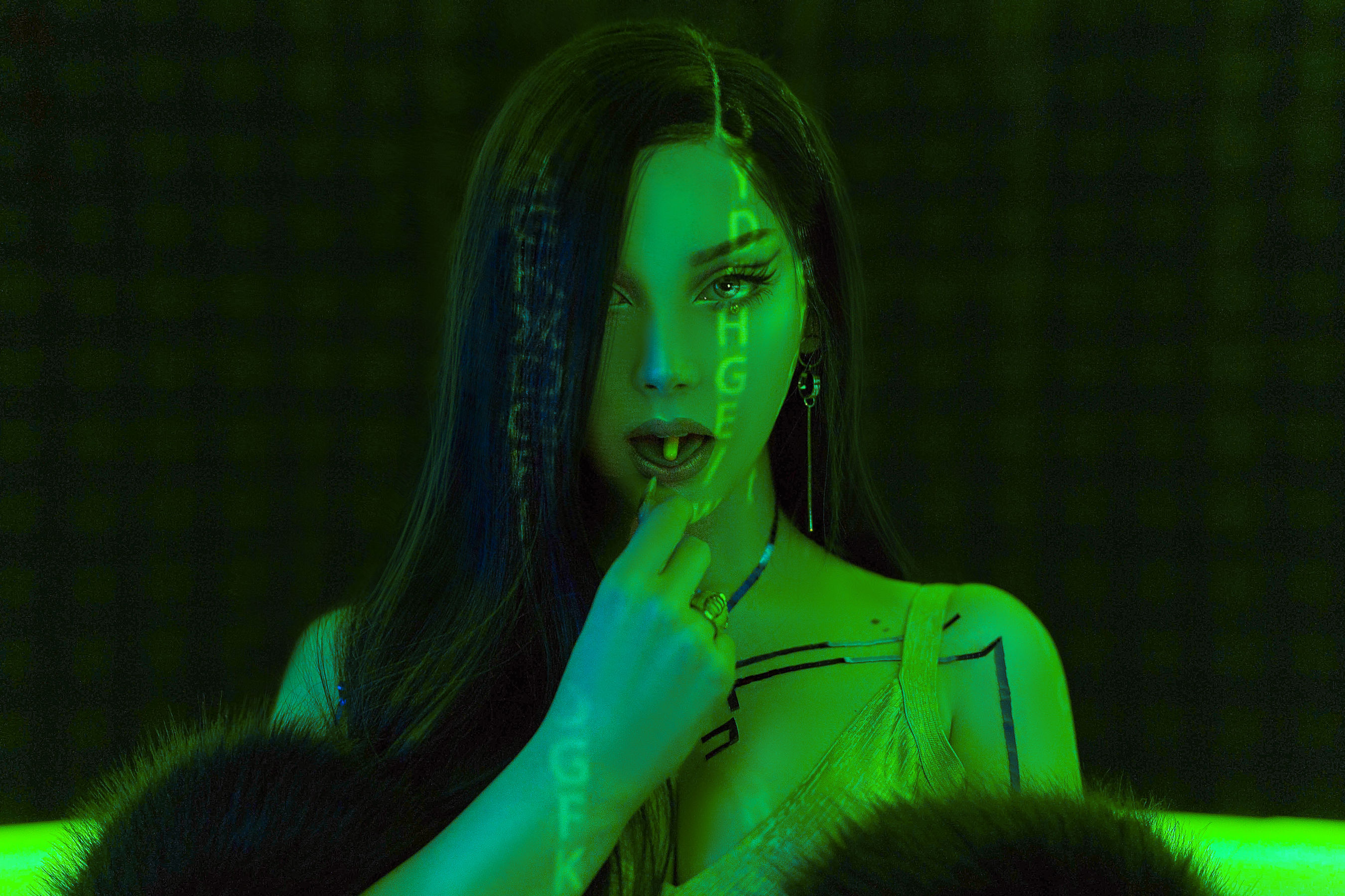 [COS福利] 国外美女SayaTheFox - Cyberpunk Dress第6张