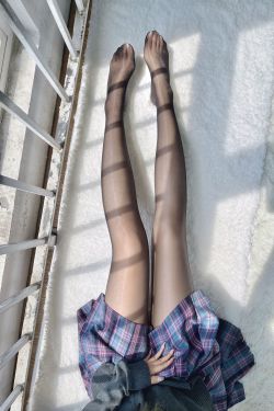 [福利COS] eloise软软 - JK黑丝