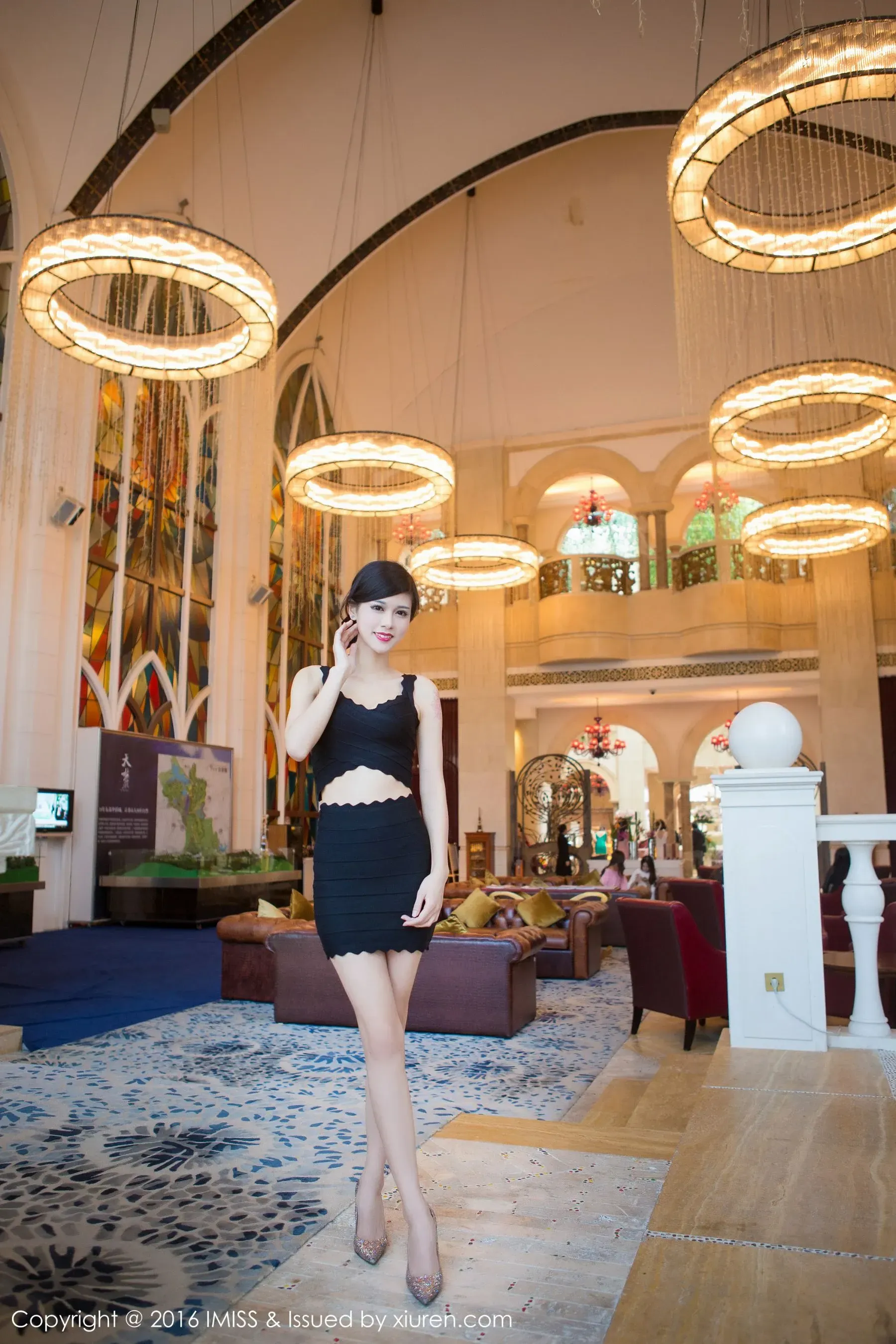  爱蜜社IMiss Vol.060 于姬、朱若慕、徐妍馨、傅诗瑶、小丽莎萌萌哒及其他模特合集第23张