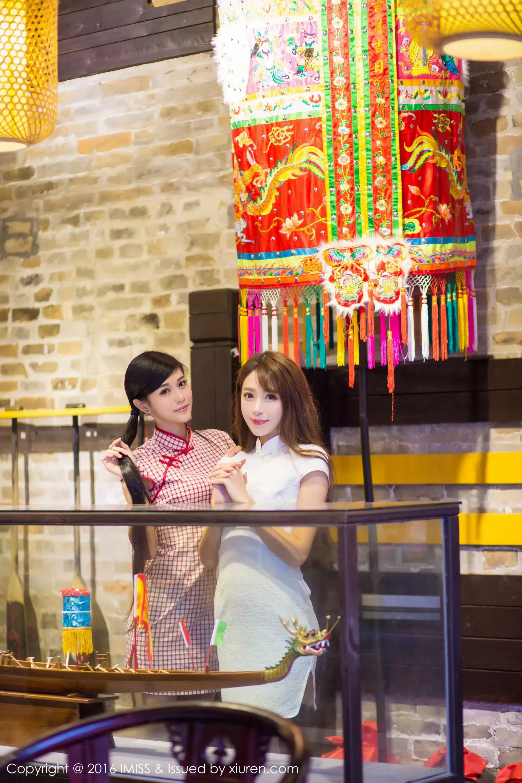  王曼妮、谭小雅《古典旗袍系列》爱蜜社IMiss Vol.070第20张