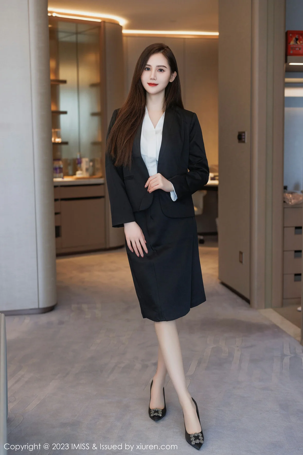  爱蜜社 Vol.739 SISY思 黑色Ol性感写真 [48P]第2张