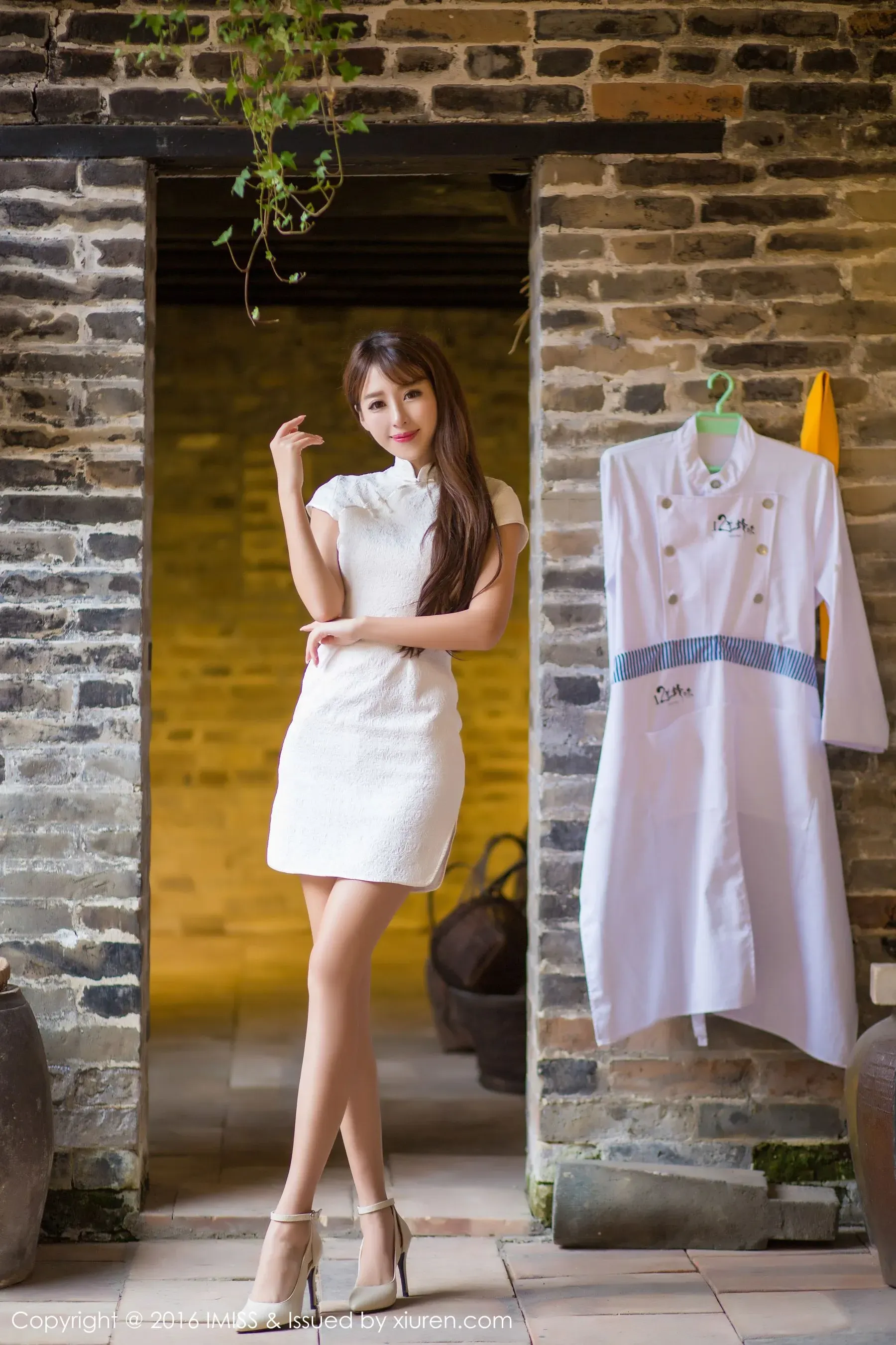 王曼妮、谭小雅《古典旗袍系列》爱蜜社IMiss Vol.070第4张